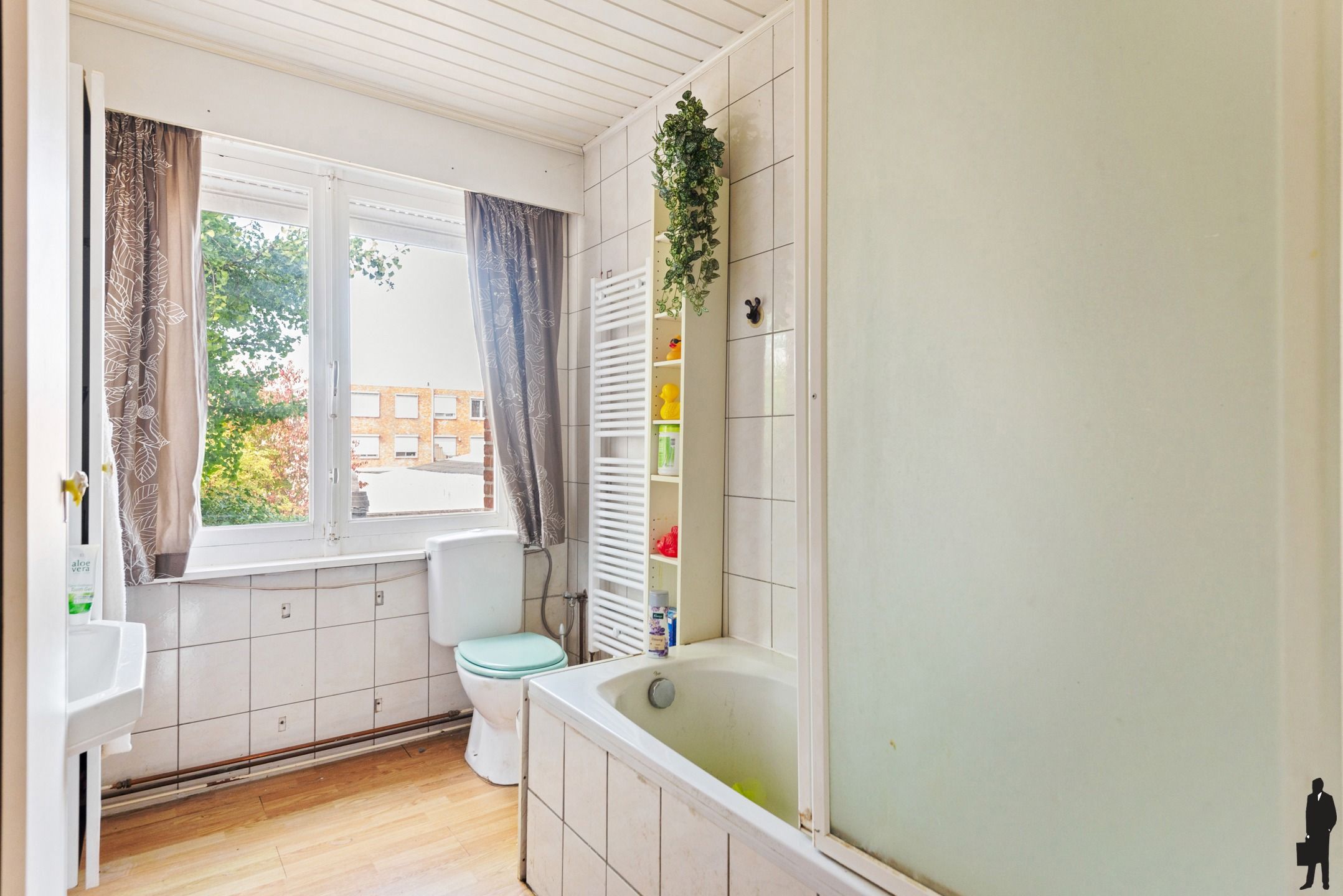 Te renoveren woning met 3 slpks in het hartje van Aartselaar foto 17
