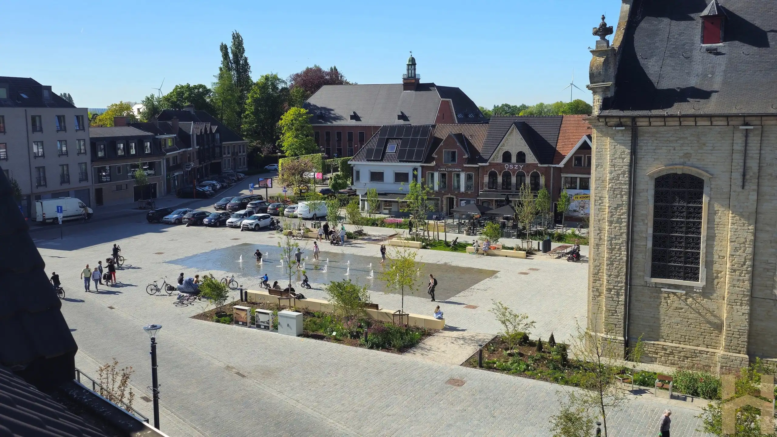 Gerenoveerde gezellige duplex te huur op de markt te Zele foto 3