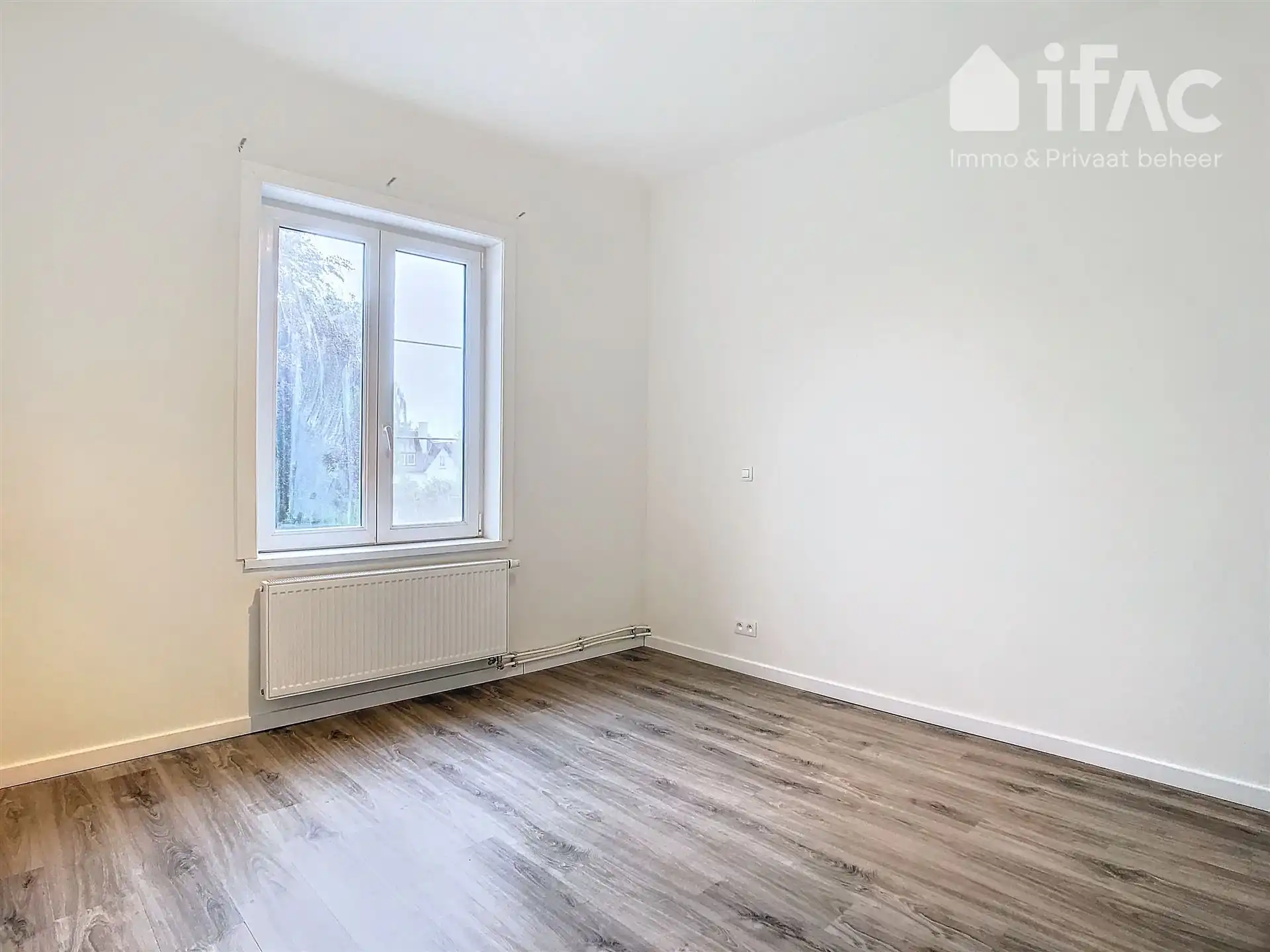 Mooi gerenoveerde woning met ruim terras foto 5