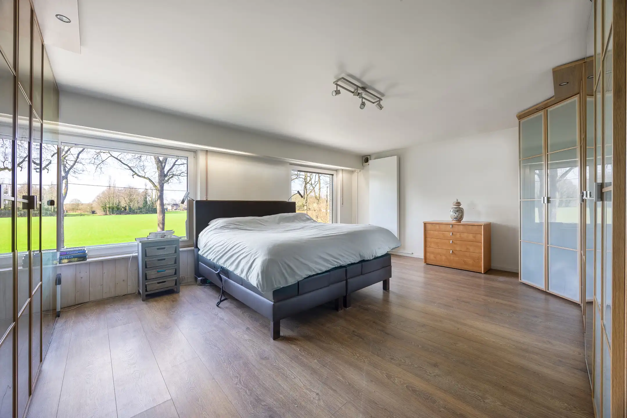 Ruime woning in rustige en groene omgeving foto 8