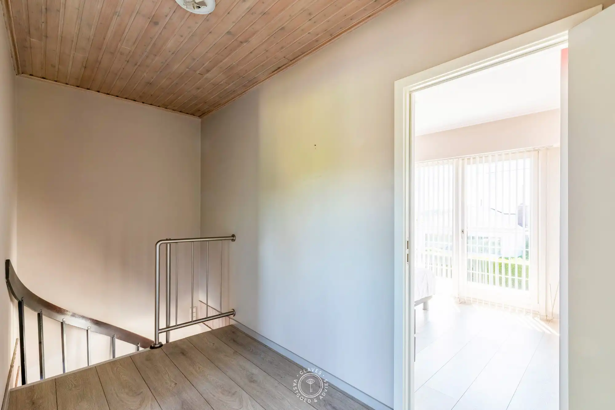 Ruime halfopen bebouwing met weiland op 6029 m² foto 13
