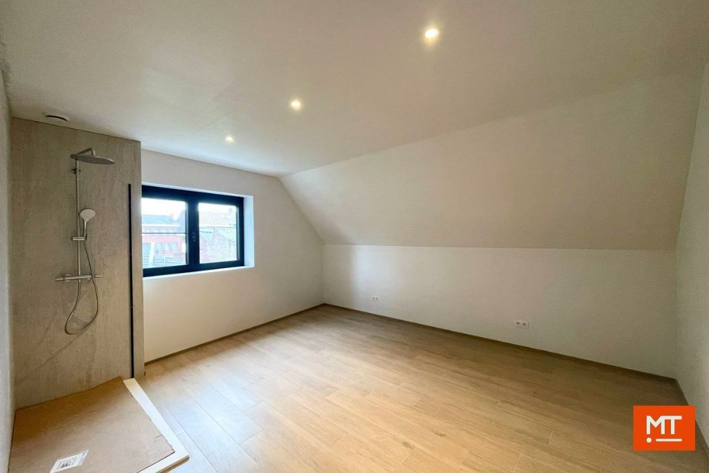 Kwalitatieve nieuwbouwwoning te huur op een rustige locatie in het centrum van Passendale foto 17