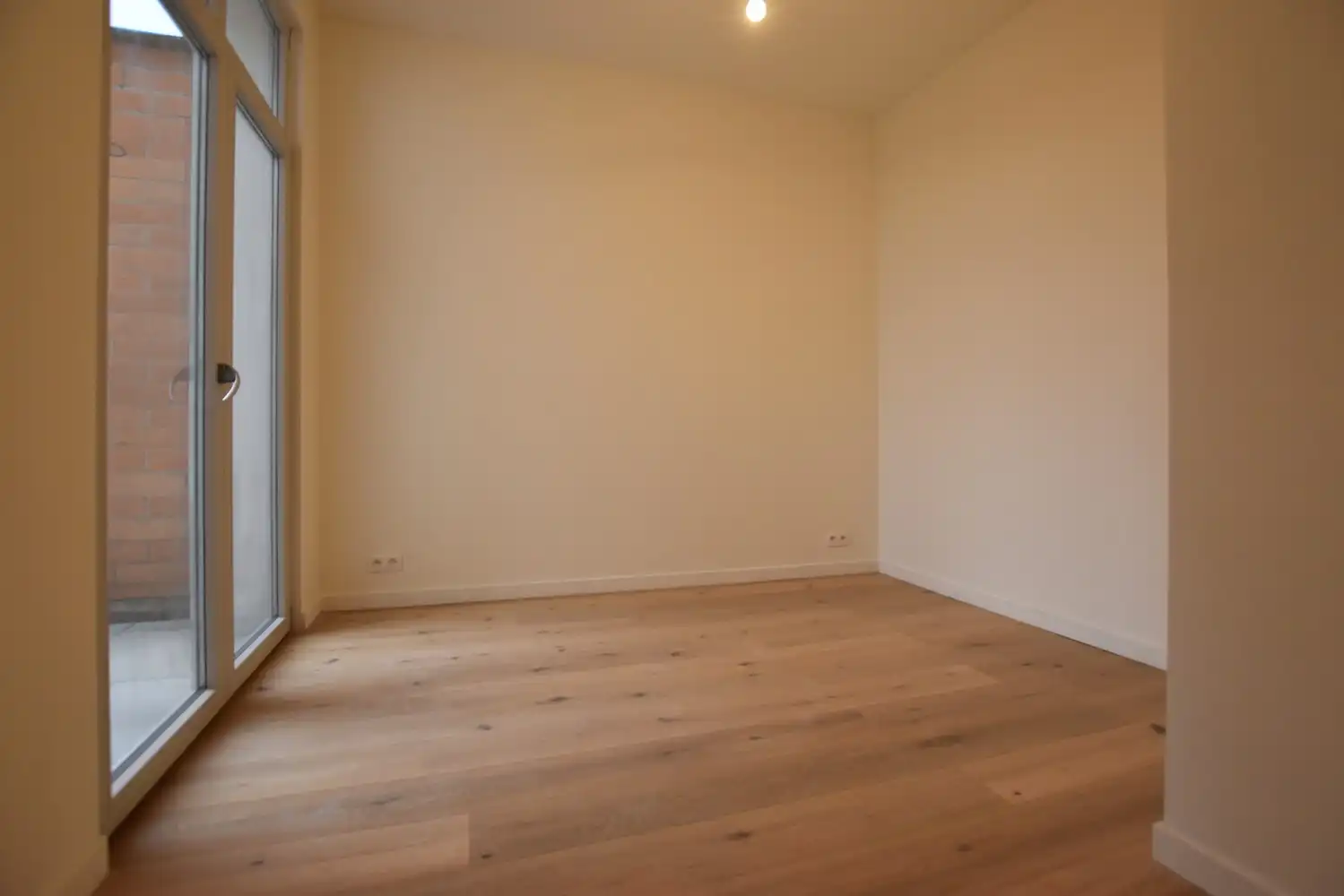 Zeer mooi gerenoveerd één-slaapkamer appartement met terras te Deurne. foto 8