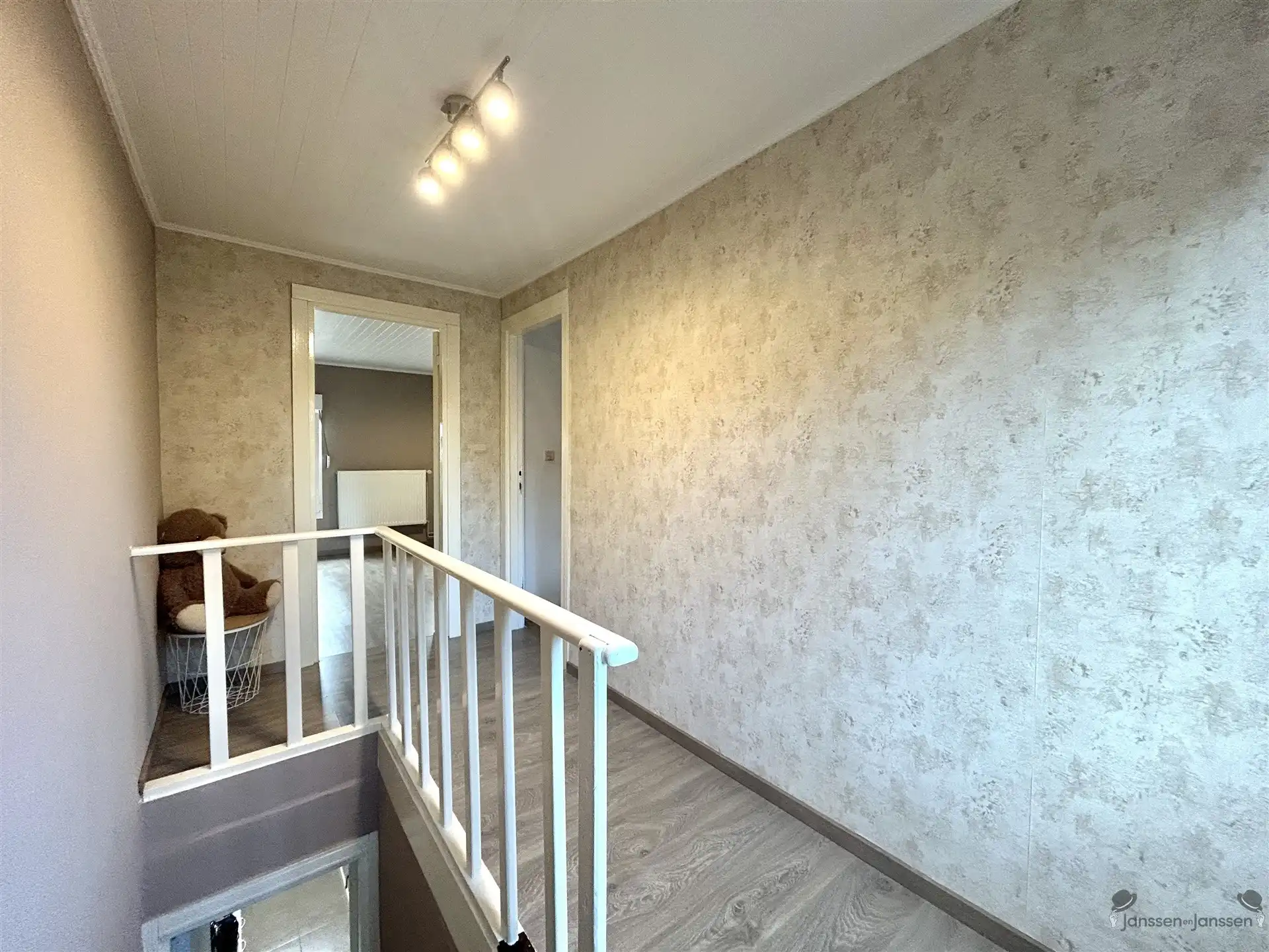 charmant huis met zijpoortje foto 10