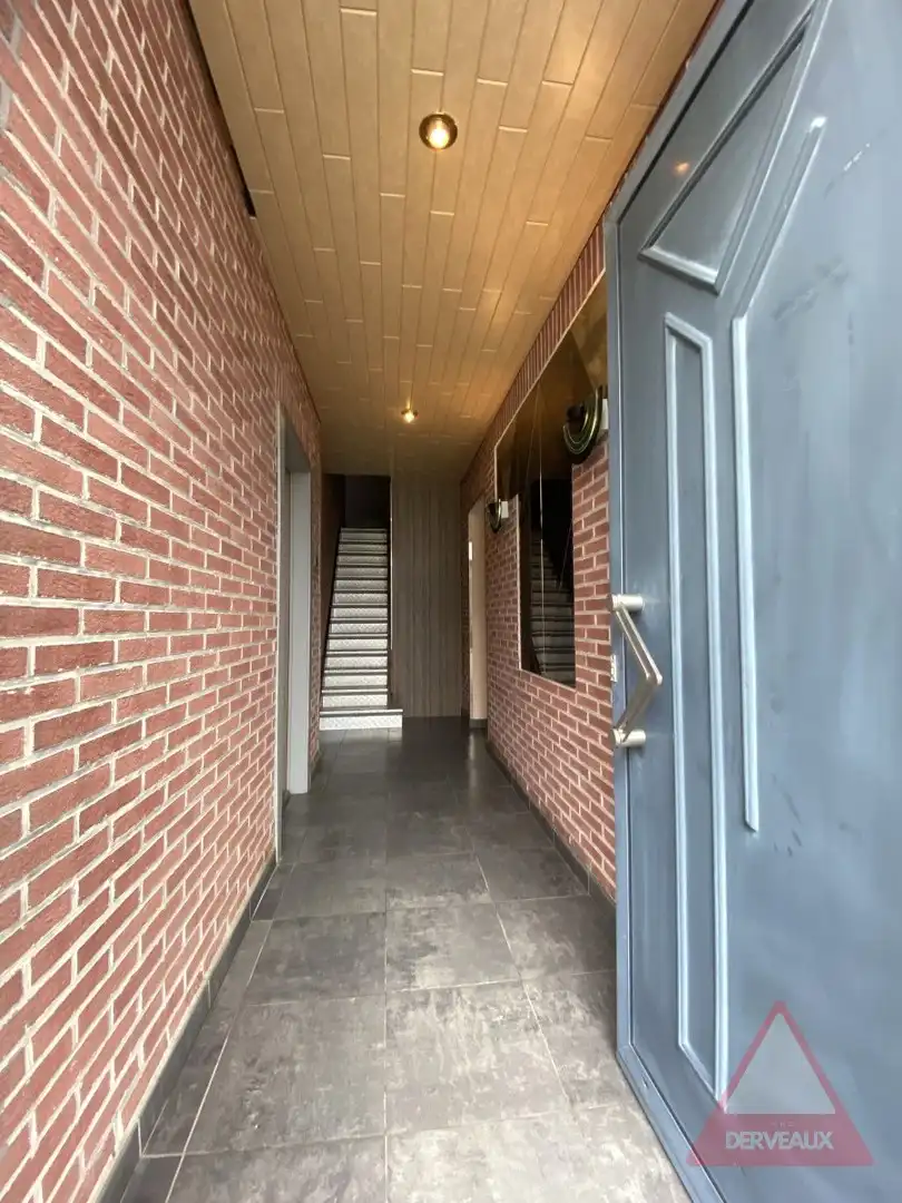 Hooglede – Open woning met loods, dubbele garage en lift op centrale ligging foto 3