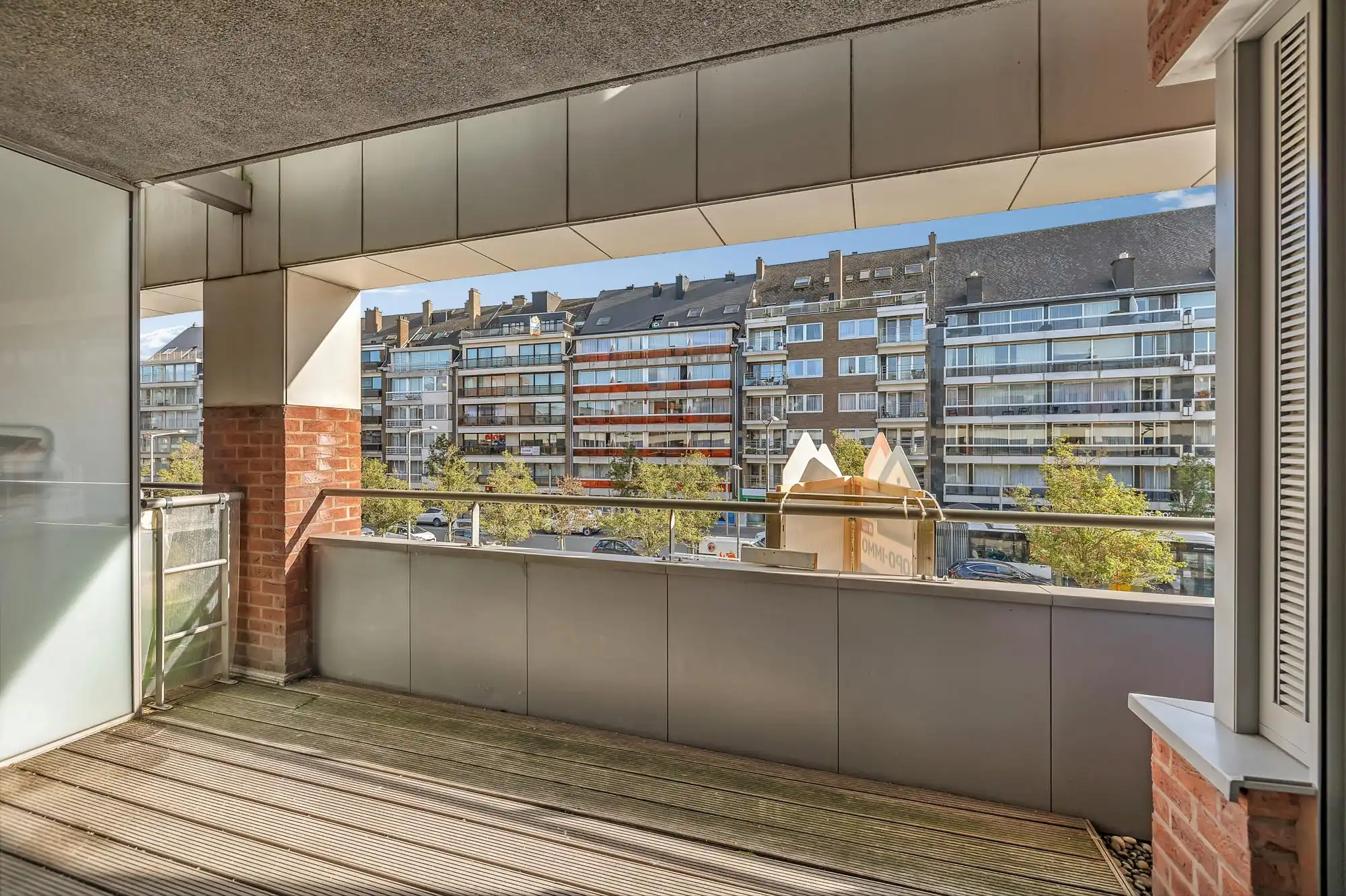 Ruim appartement met ruime garage en twee terrassen foto 15