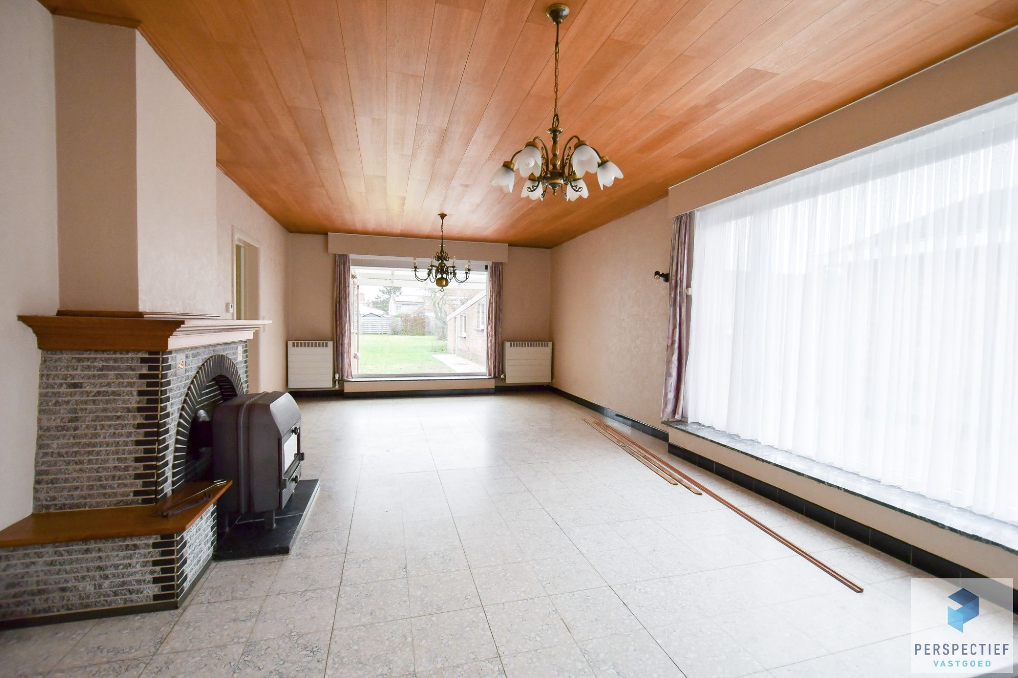BEZOEKMOMENT WOENSDAG 06/08 VAN 16.30U TOT 18.30U | INSTAPKLARE WONING met GARAGE, 2 SLPK - GROTE GARAGE/ LOODS en TUIN foto 5