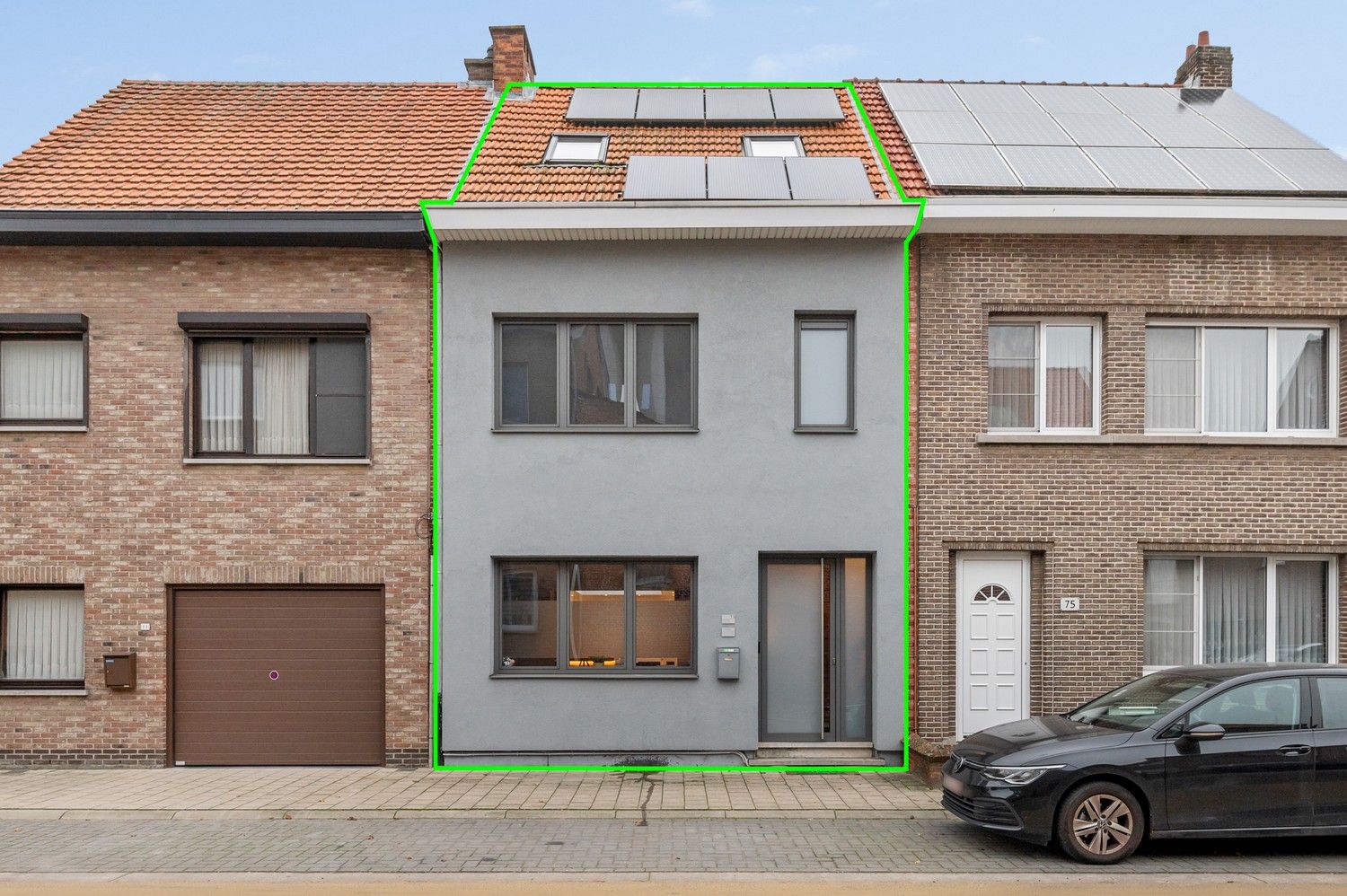 Instapklare ruime woning met 3 à 4 slaapkamers te koop te Wommelgem foto {{pictureIndex}}