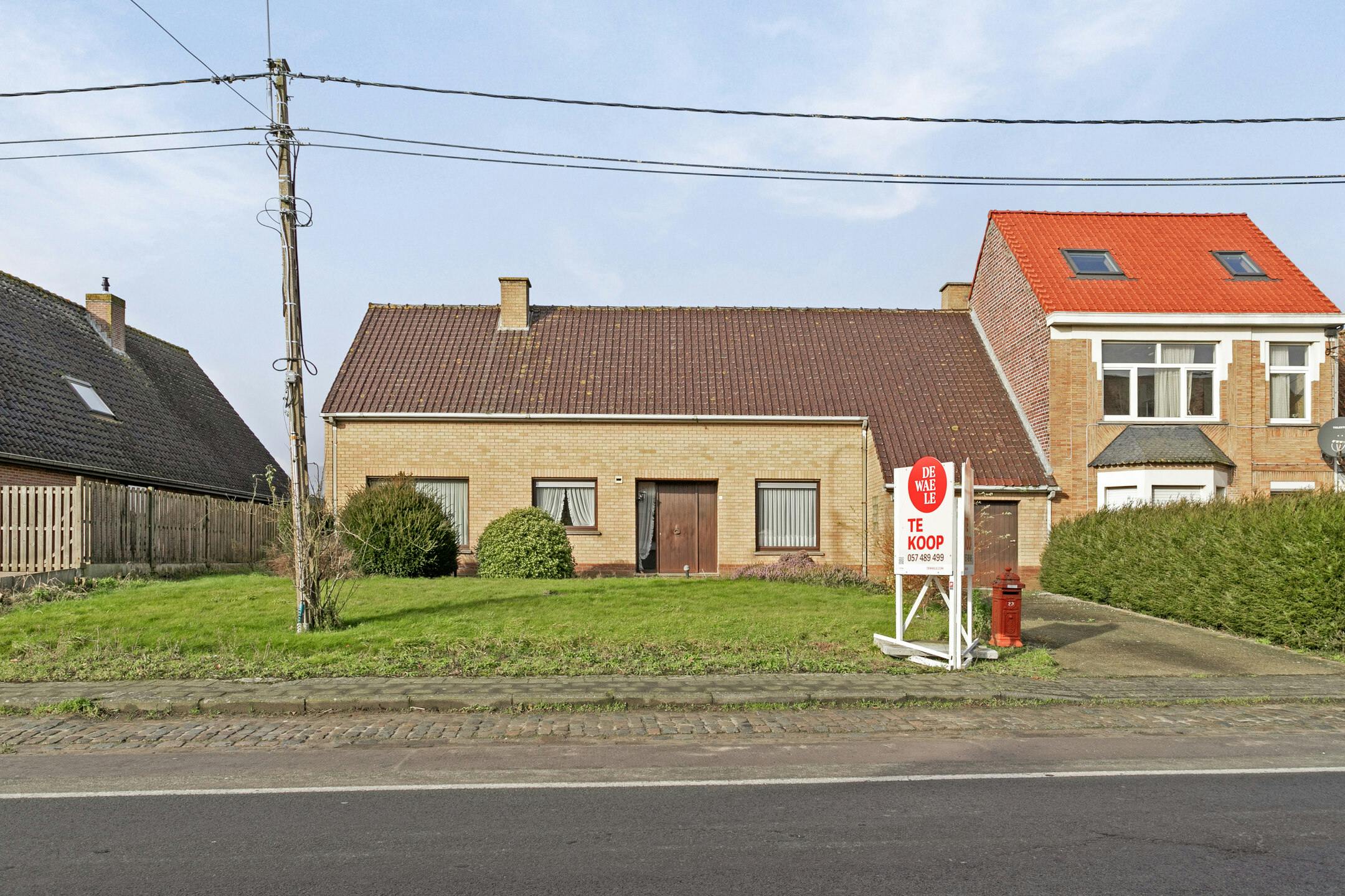 Leuk huis met potentieel te koop in de Abeelseweg in Poperinge foto 2