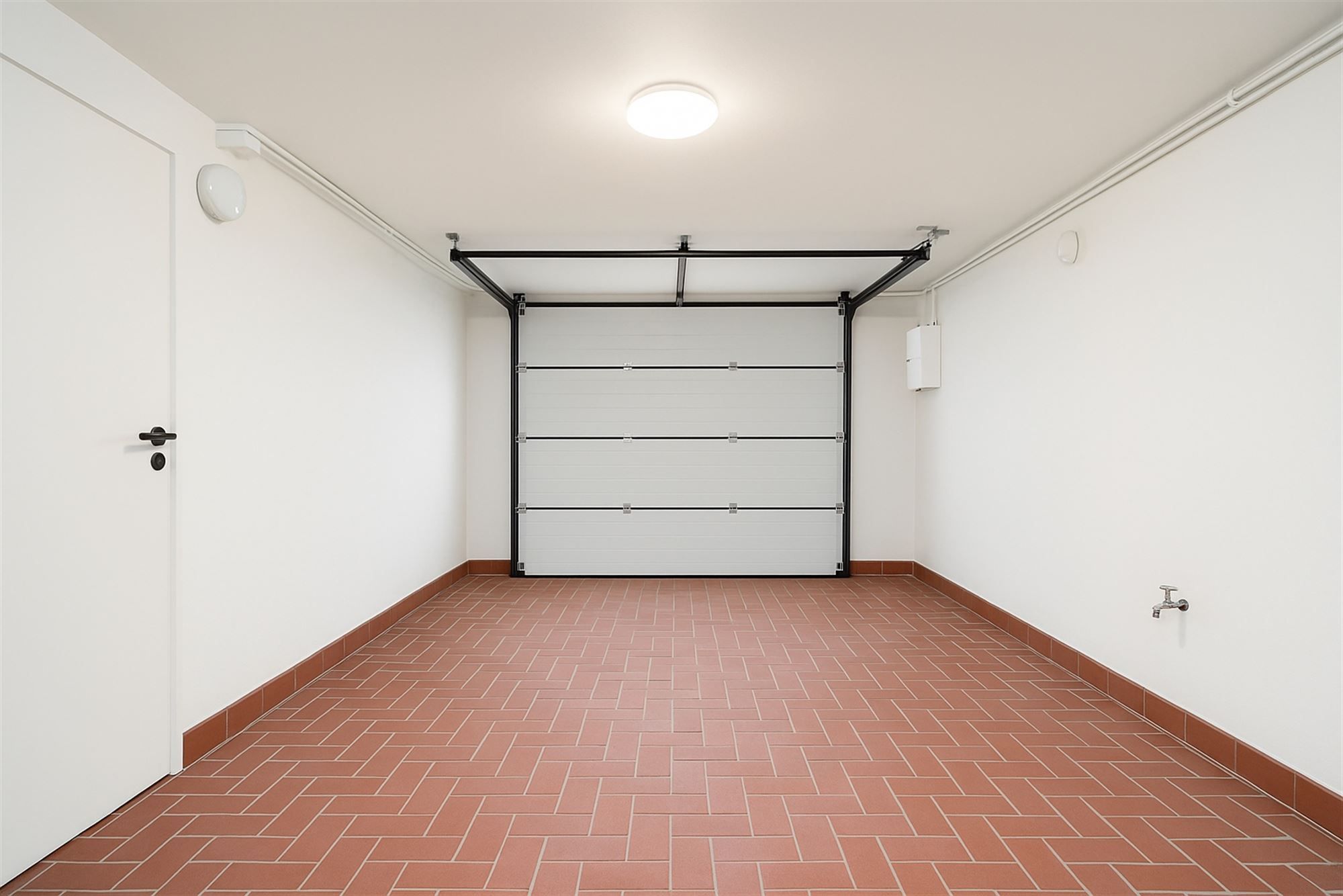 Gerenoveerde woning met 4 slpkmrs. en tuin foto 9