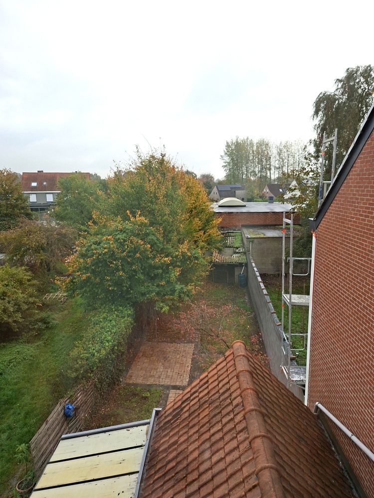 Licht te renoveren woning / 4 slaapkamers en tuin / centrale ligging foto 36