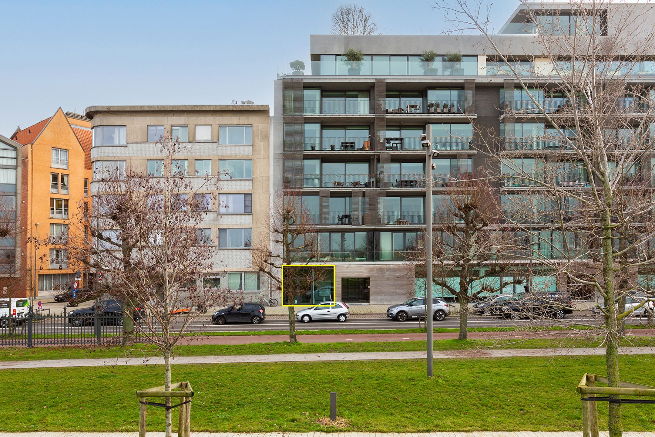 polyvalente handelsruimte in Hoopnatie aan Cockerillkaai foto {{pictureIndex}}