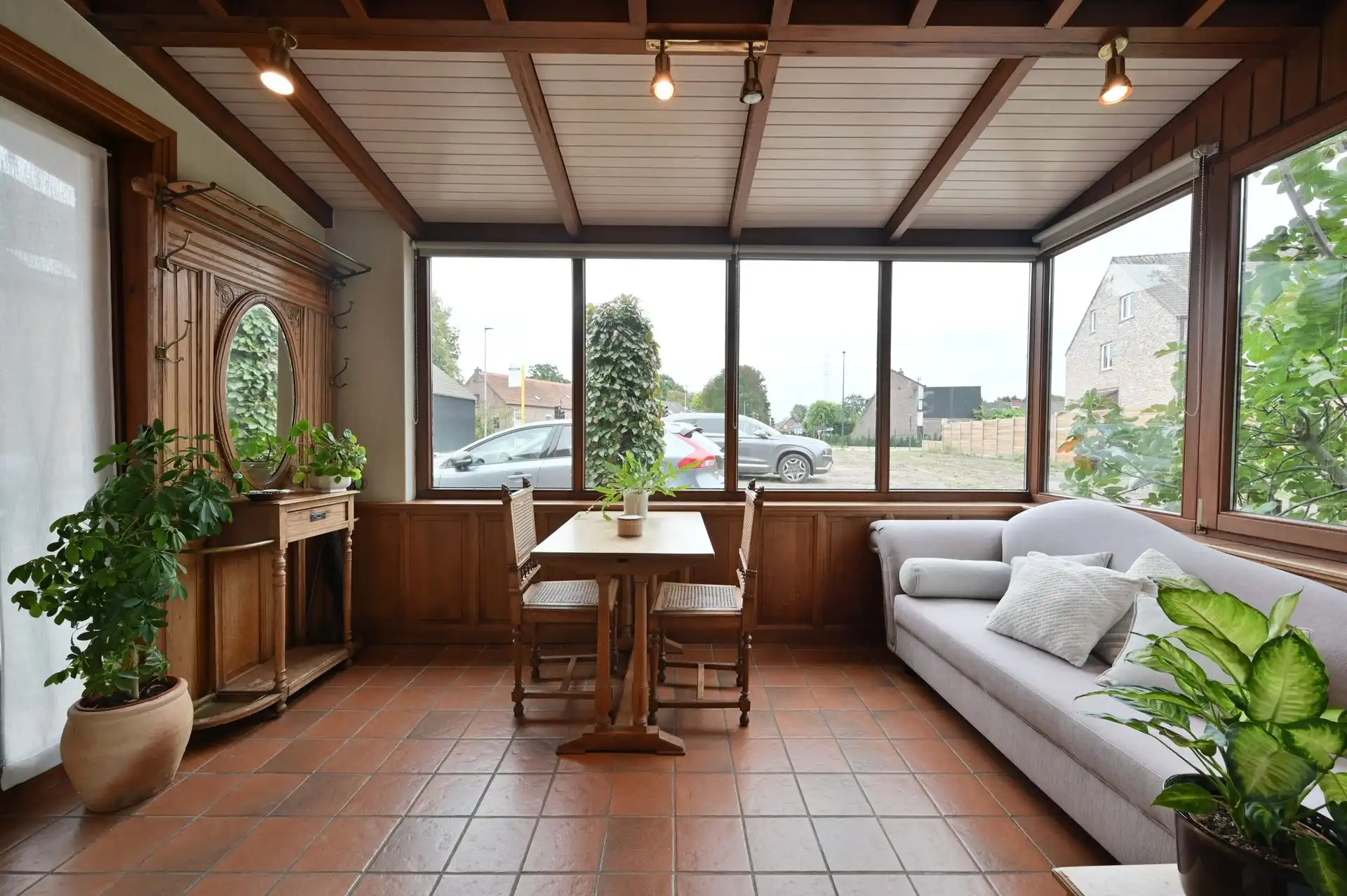 Karaktervolle woning met 4 slpks en prachtige tuin op een toplocatie foto 4