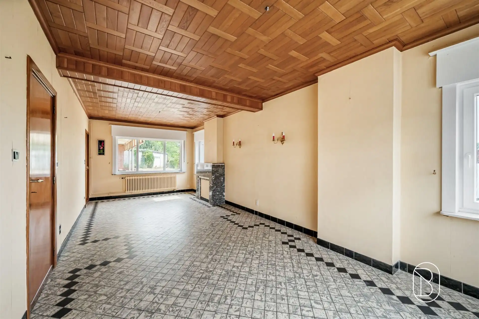 Ruime te renoveren woning met 4slk & tuin op de Valkenberg foto 12