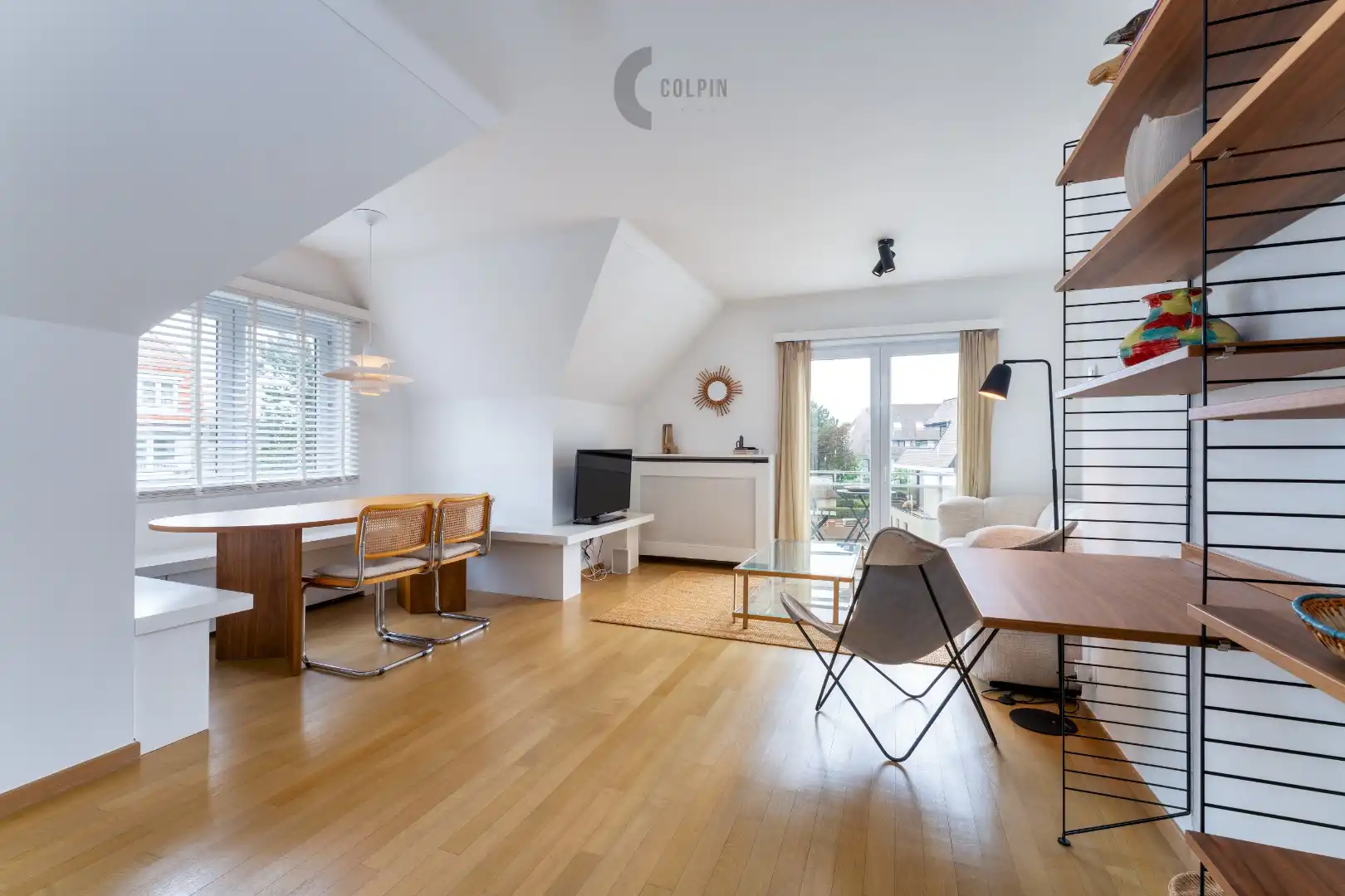 Hoofdfoto van de publicatie: Appartement in villaresidentie op toplocatie met garage