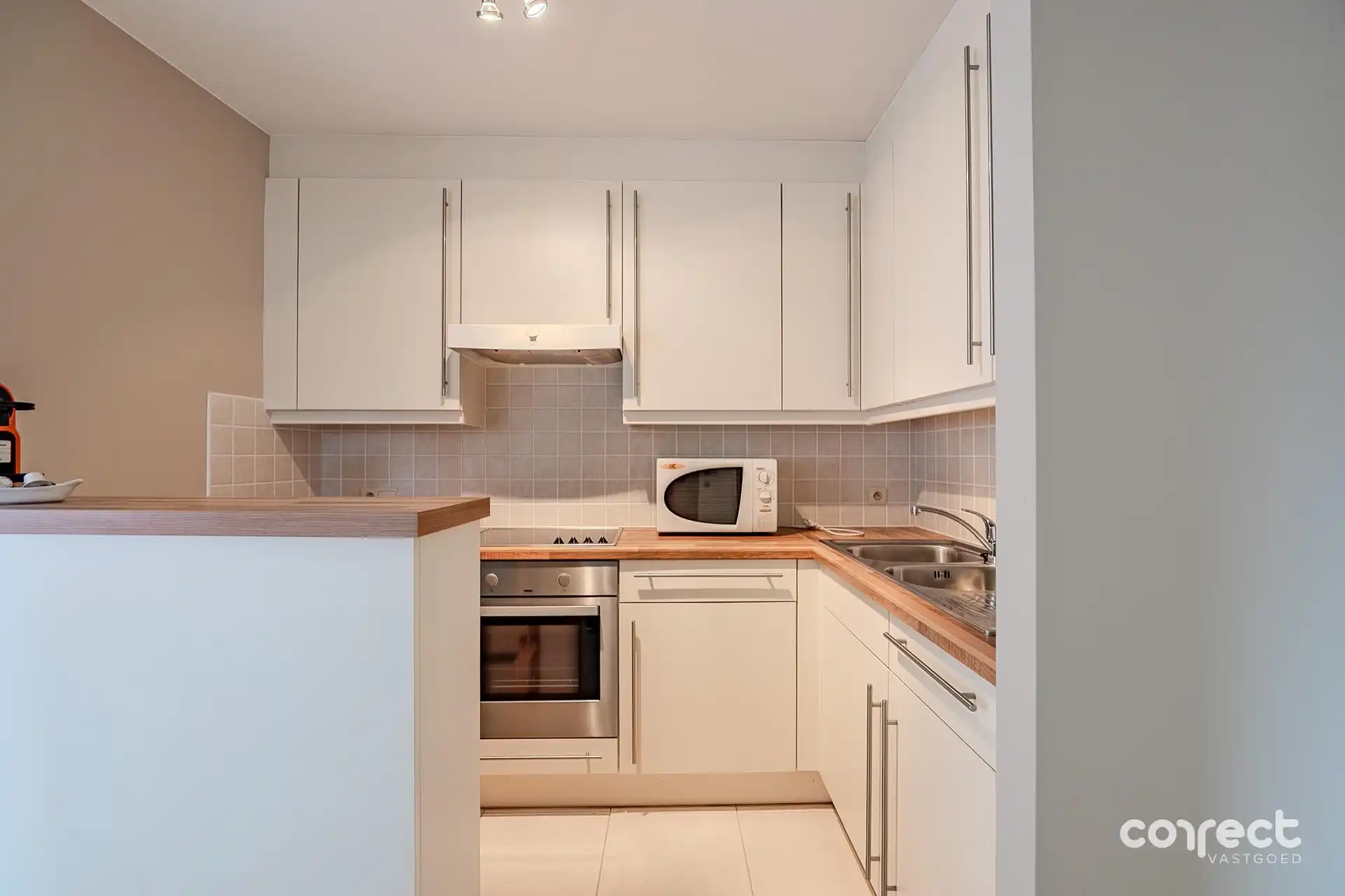 Instapklaar appartement met 2 slaapkamers en terras. foto 3
