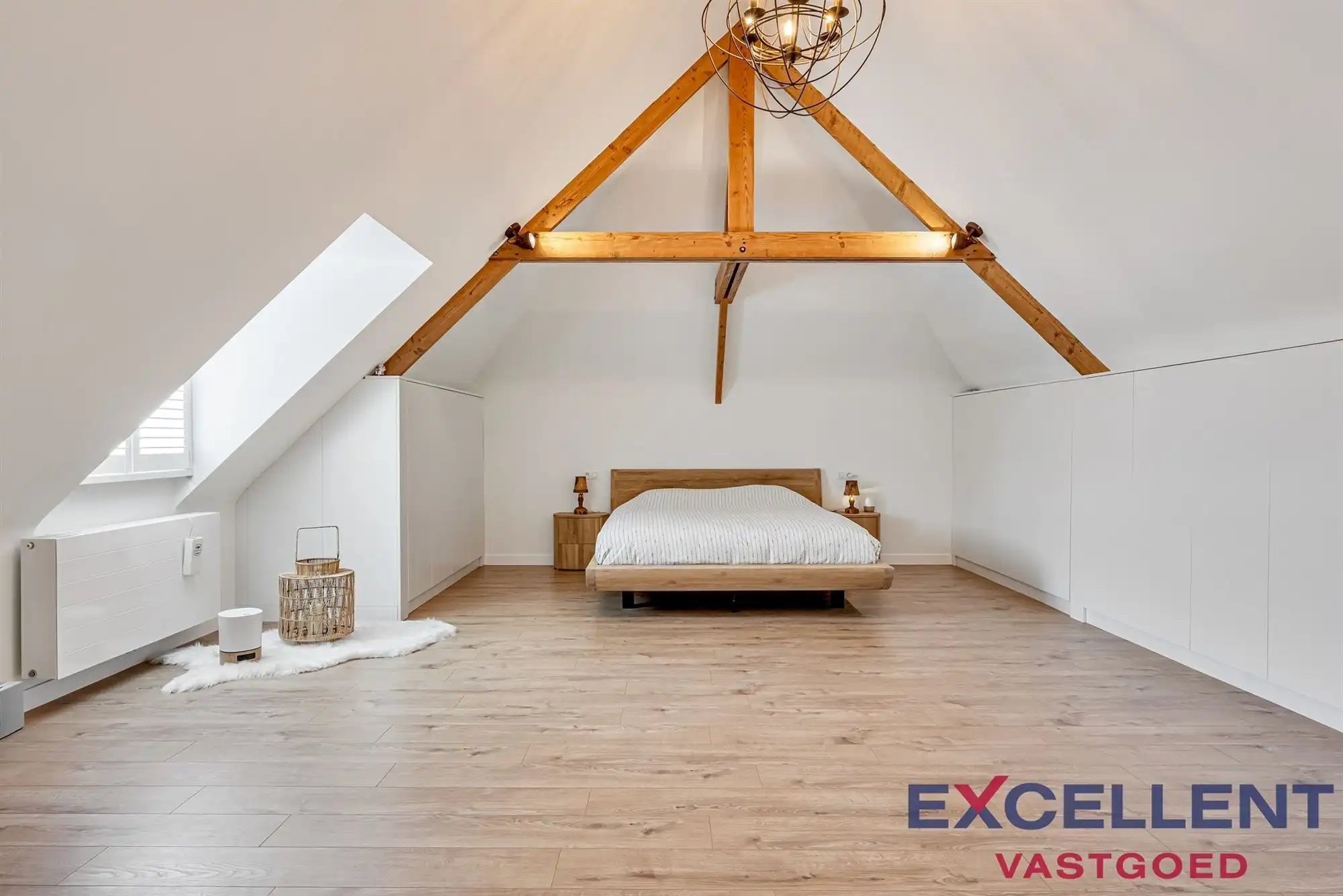 Modern gerenoveerde en riante villa met verzicht te koop foto 26