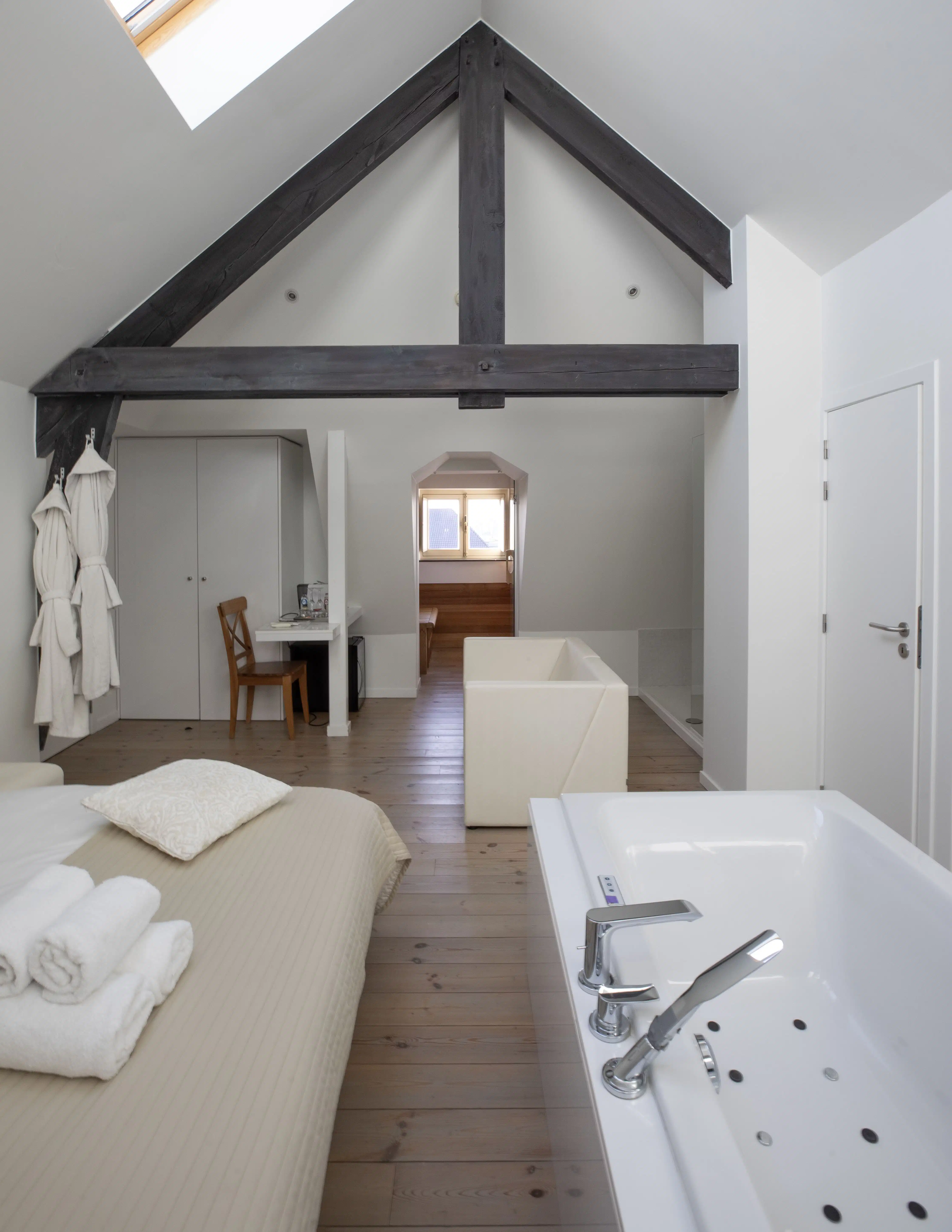 Uniek gebouw met authentieke uitstraling in hartje Hasselt foto 9