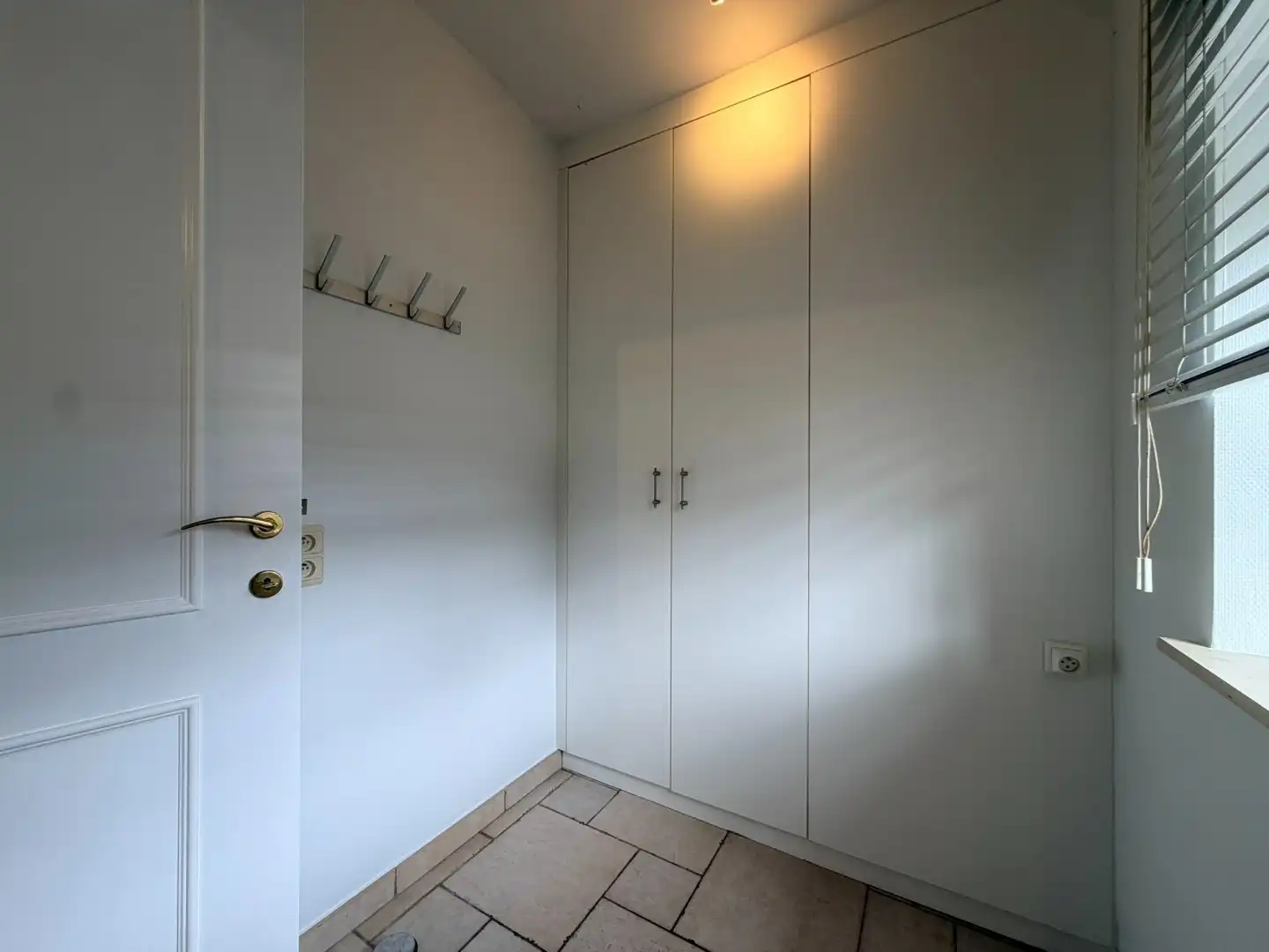 Bijzonder charmante benedenwoonst met 1 slaapkamer, veranda, terras en twee autostandplaatsen foto 18