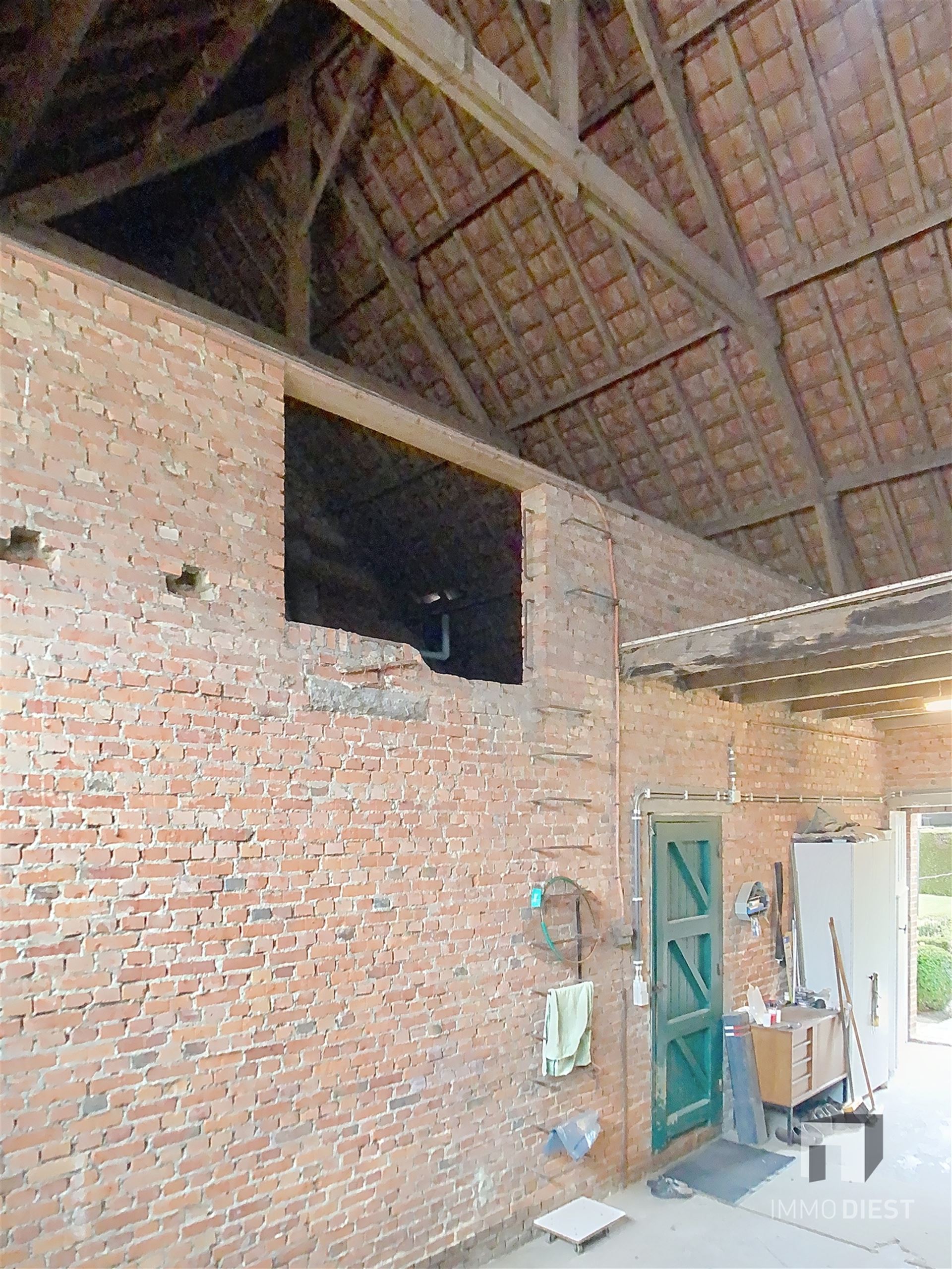 Charmante hoeve met schuren en een knappe tuin te Geel. foto 32