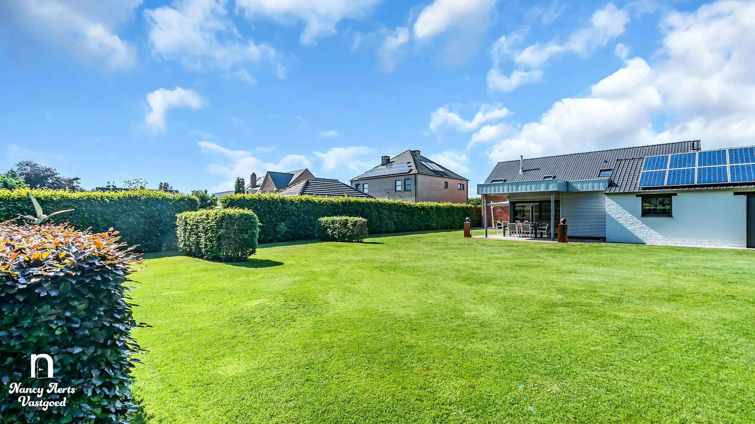 Luxe villa met karakter en hedendaags comfort in het groen foto 31