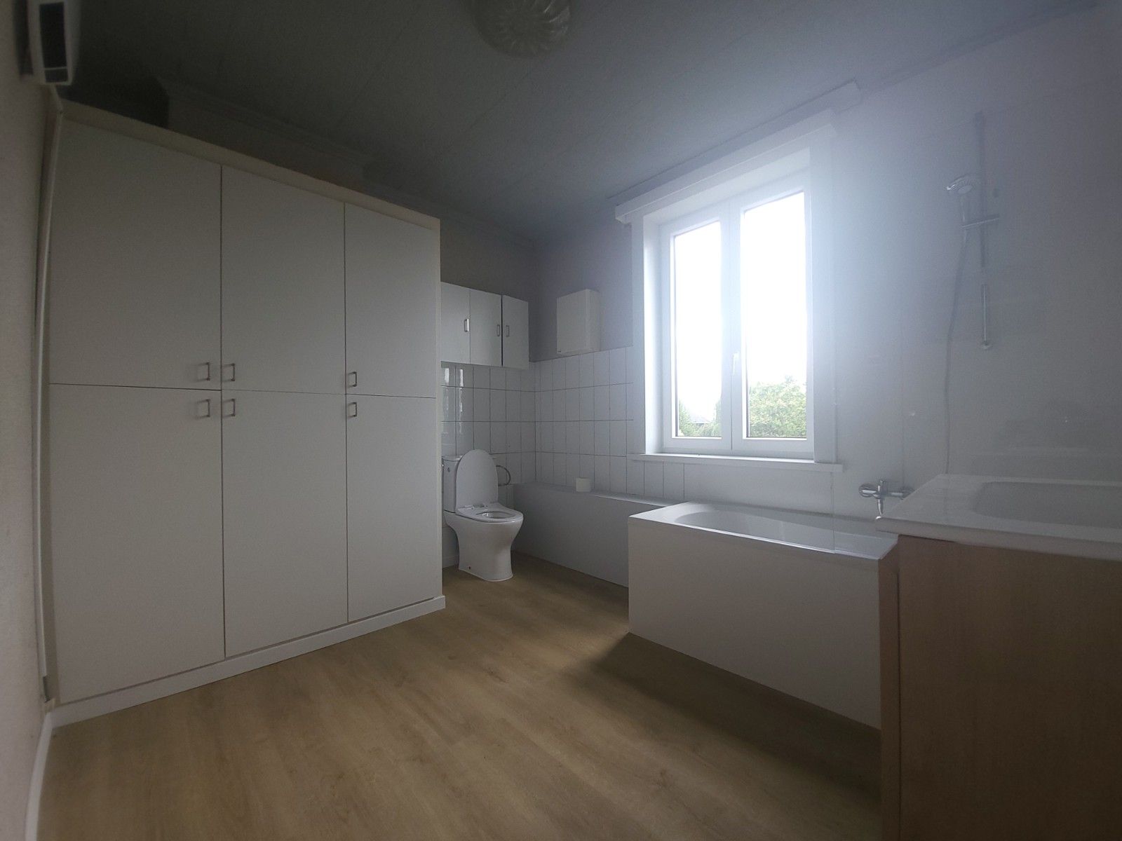 Ruime, centraal gelegen woning in Deinze foto 15