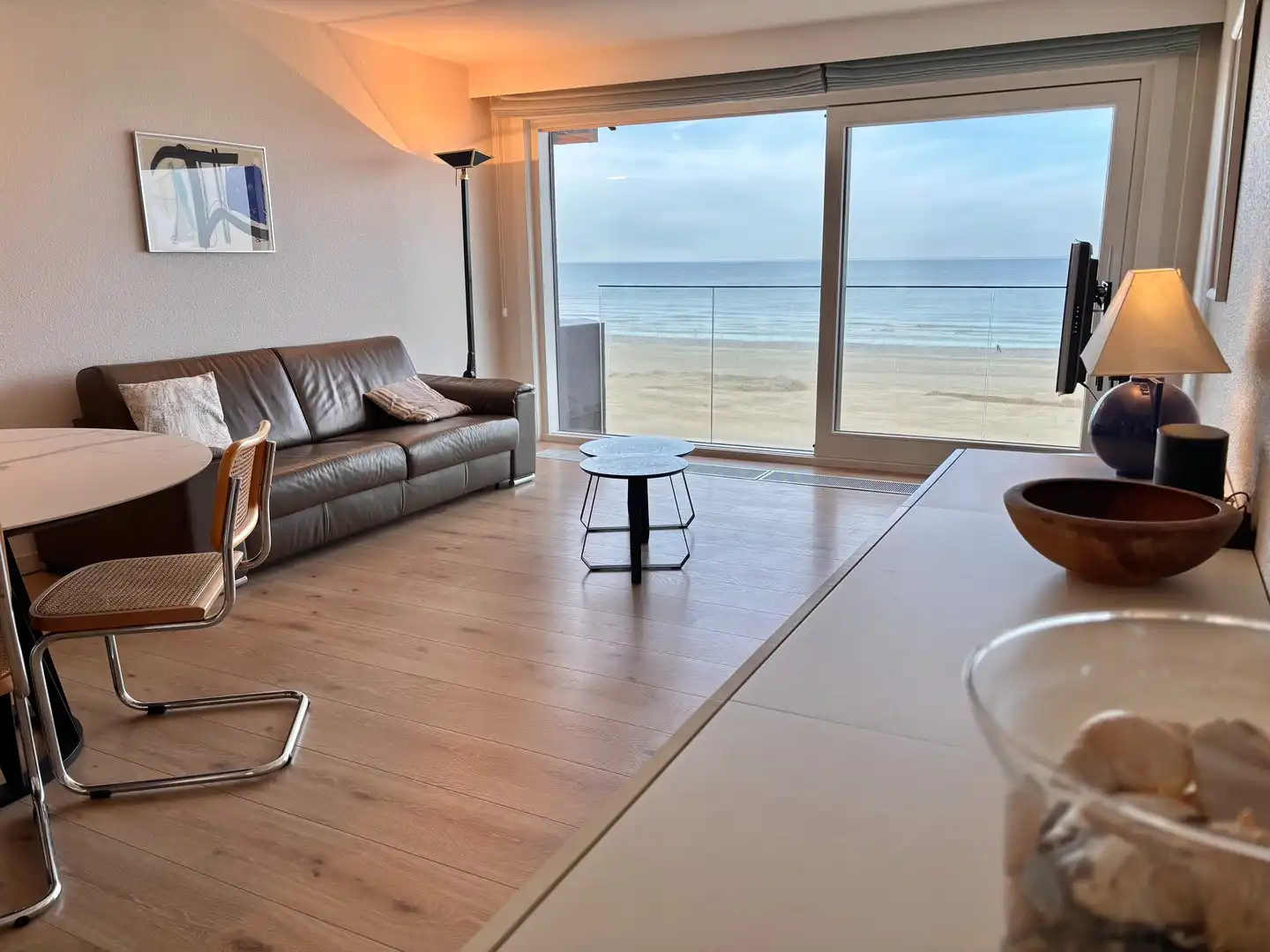 Verzorgd appartement op de zeedijk van Nieuwpoort-bad foto 4