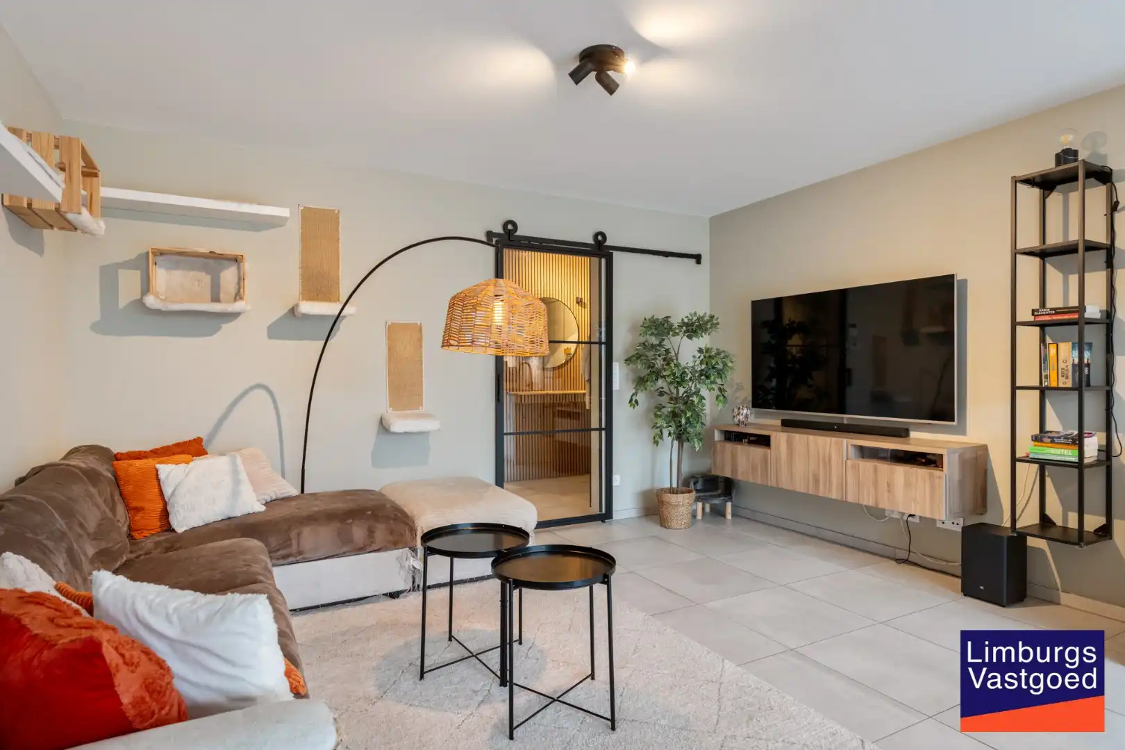 Gelijkvloers appartement (95m²), 2 slpk, ruim terras/tuin, autostaanplaats + kelderberging foto 4
