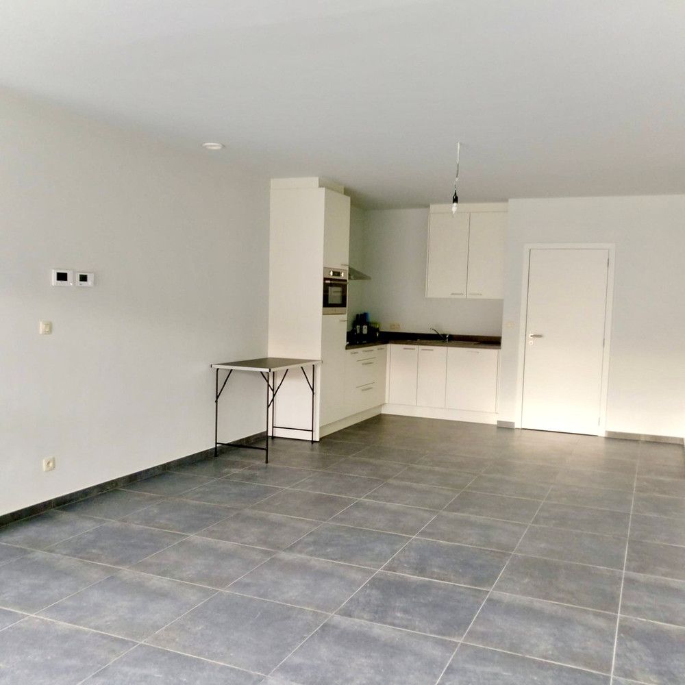 Modern gelijkvloers appartement met terras en tuintje in Opitter foto 5