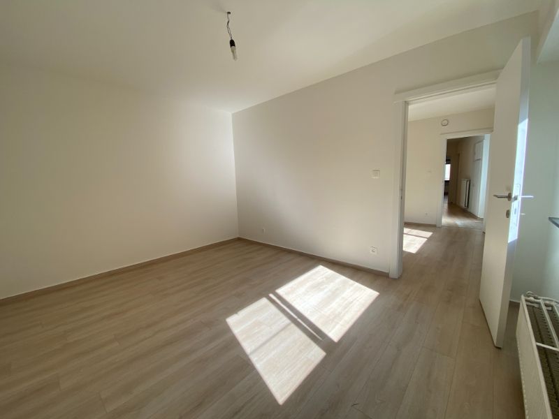 GELIJKVLOERS 2 SLPK. APPARTEMENT (+-90m²) MET GARAGE CENTRUM GEEL foto 13