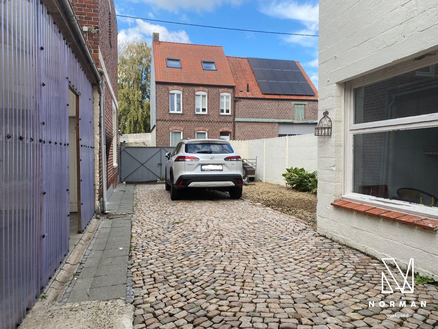 Halfopen woning met 3 slaapkamers, bijgebouw/atelier en grote voorkamer voor eventuele handelszaak foto 21