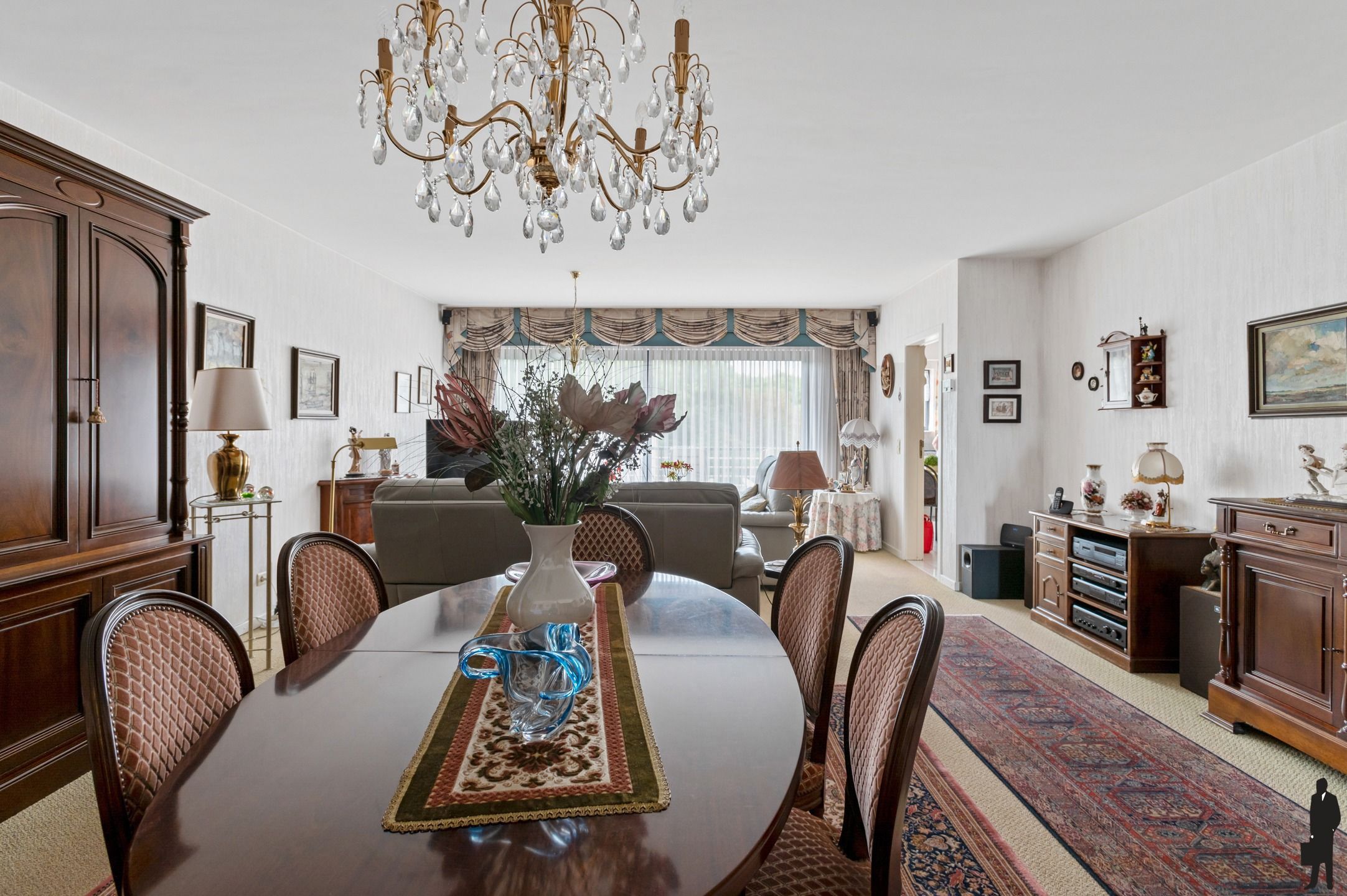 Ruim 3 slaapkamer appartement met 2 terrassen. foto 8