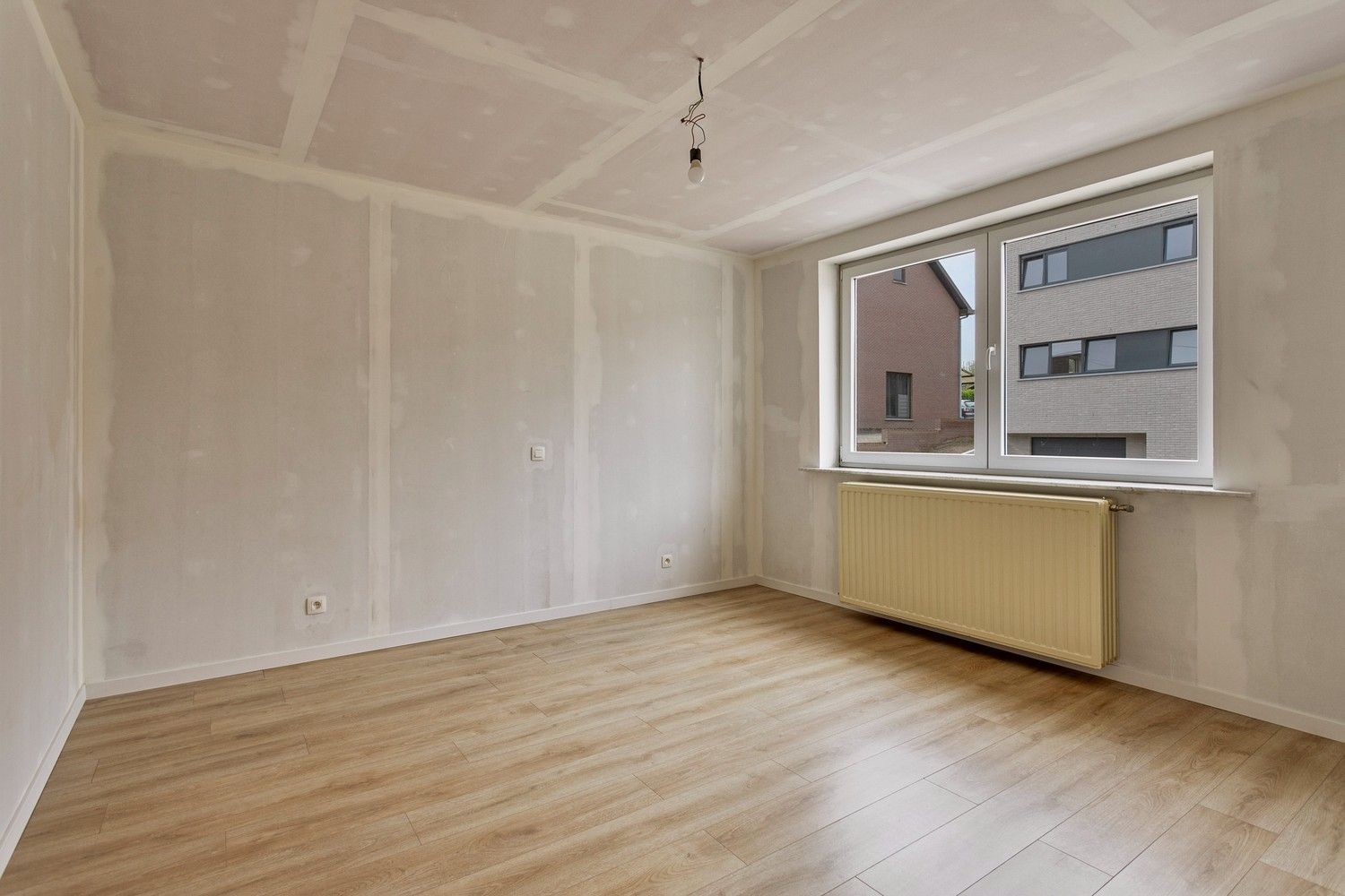 Ruim pand met maar liefst 6 slaapkamers te koop! Ideaal voor grote gezinnen, kangoeroewoning of co-housing. foto 21