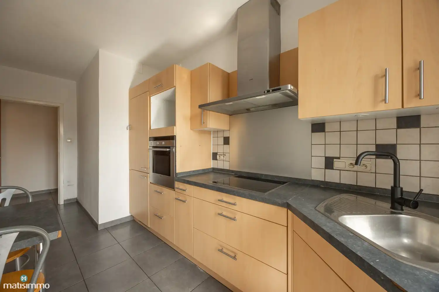 APPARTEMENT MET 2 SLAAPKAMERS, 2 TERRASSEN EN AUTOSTAANPLAATS OP WANDELAFSTAND VAN TONGEREN-CENTRUM foto 9