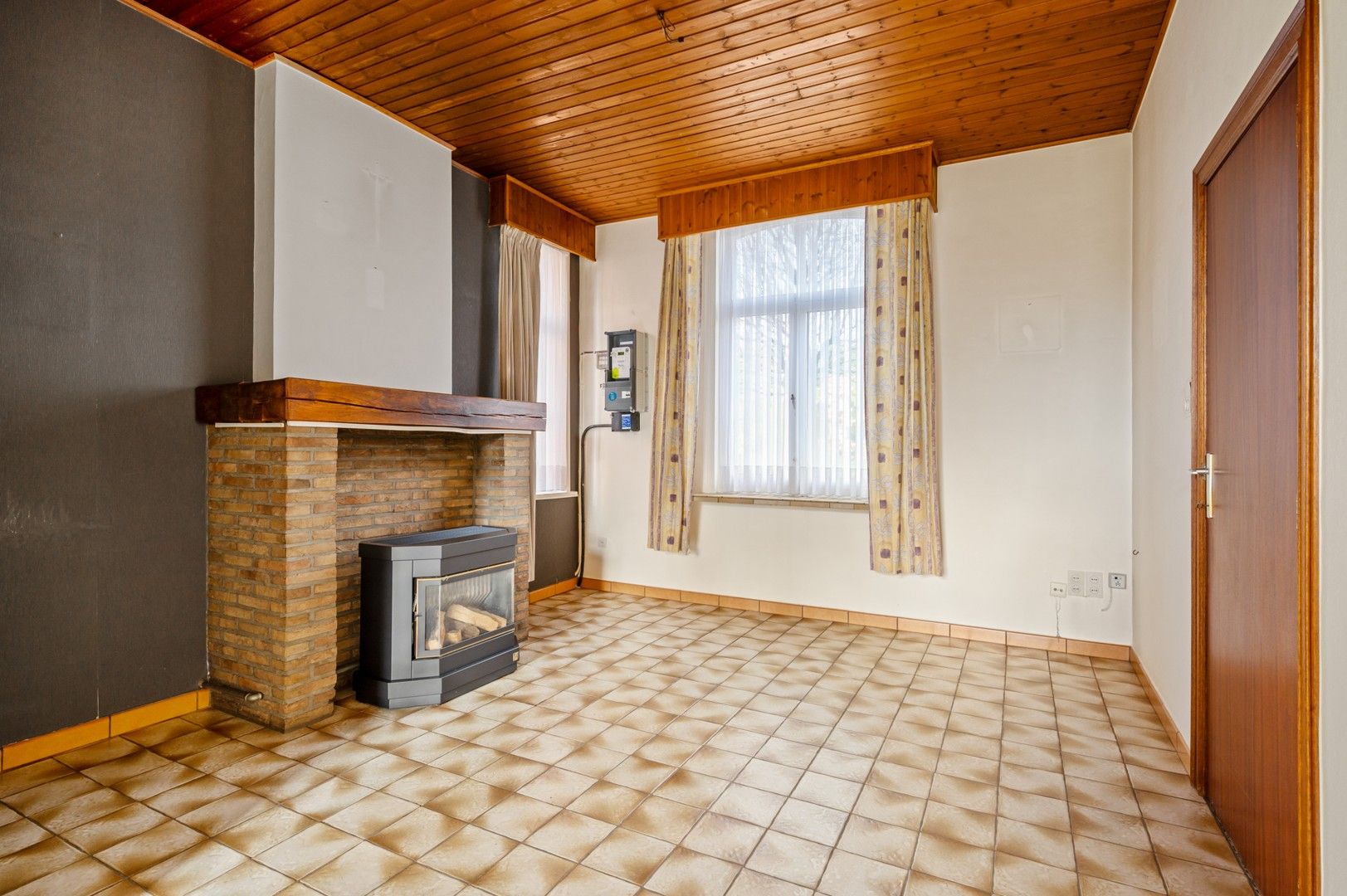 Te renoveren charmante woning in de dorpskern van Westmeerbeek! foto 7