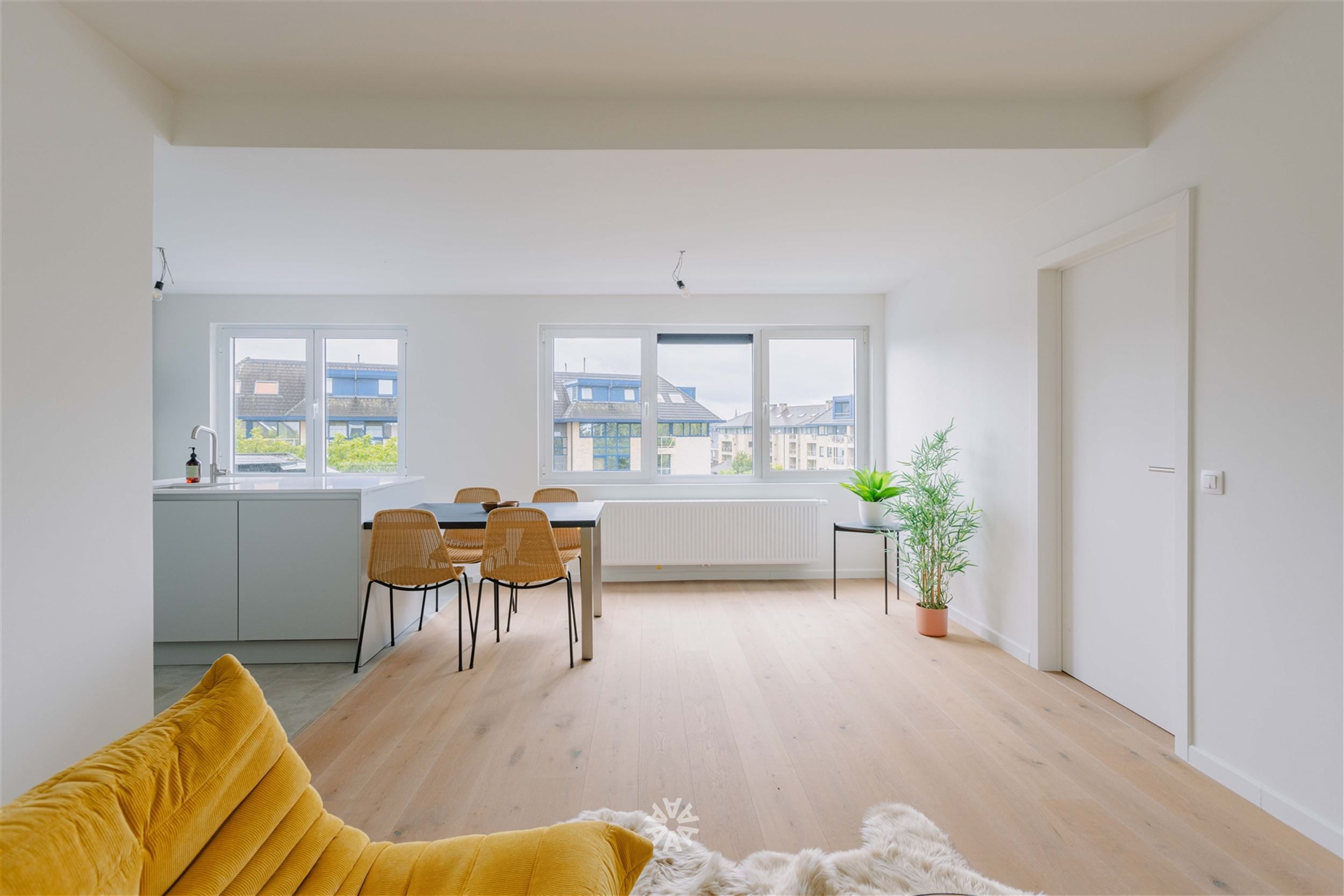 Gerenoveerd appartement met loft-look foto 7