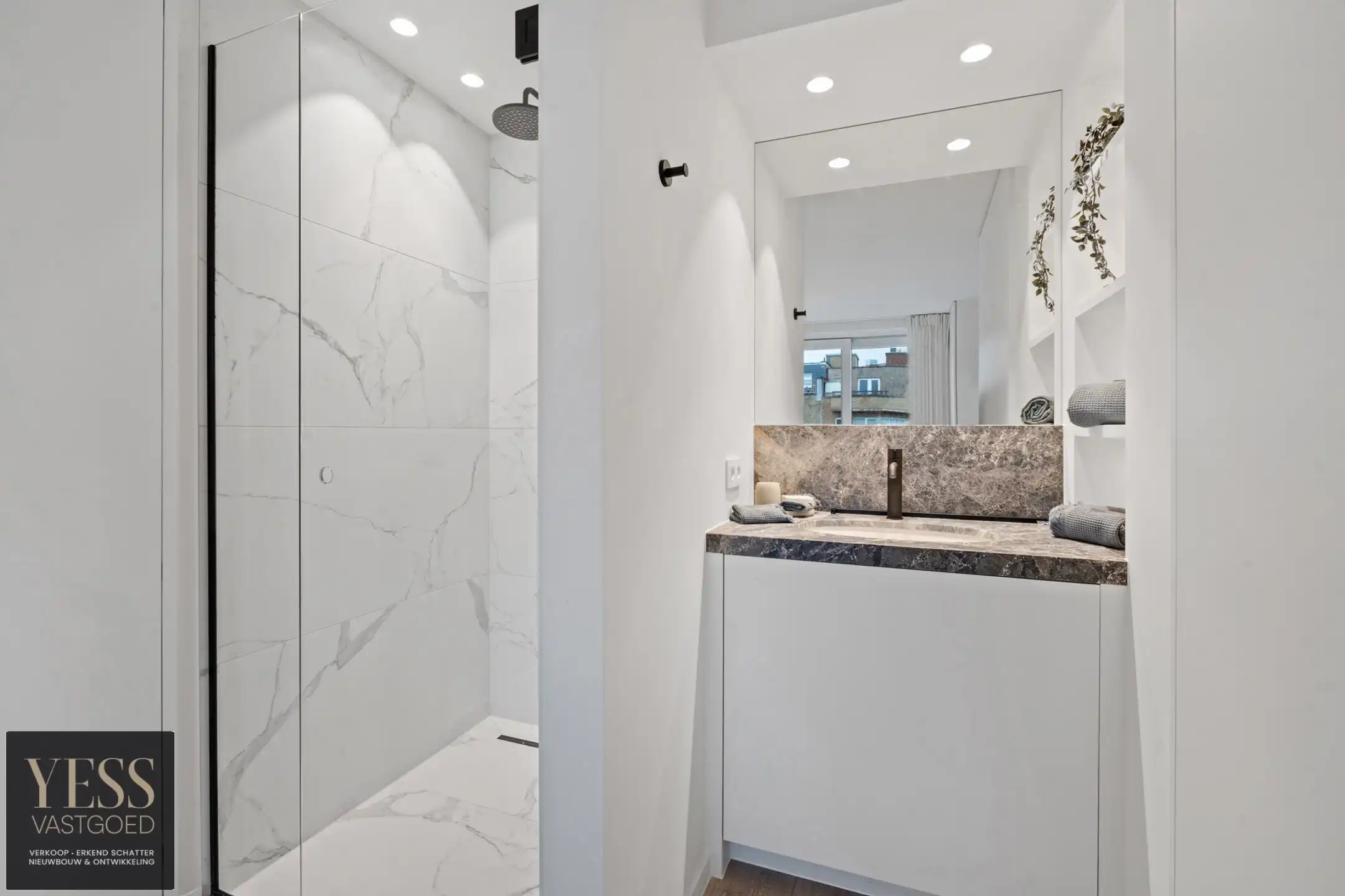 Prachtige penthouse, zijdelings zeezicht & 2 ruime terrassen foto 15