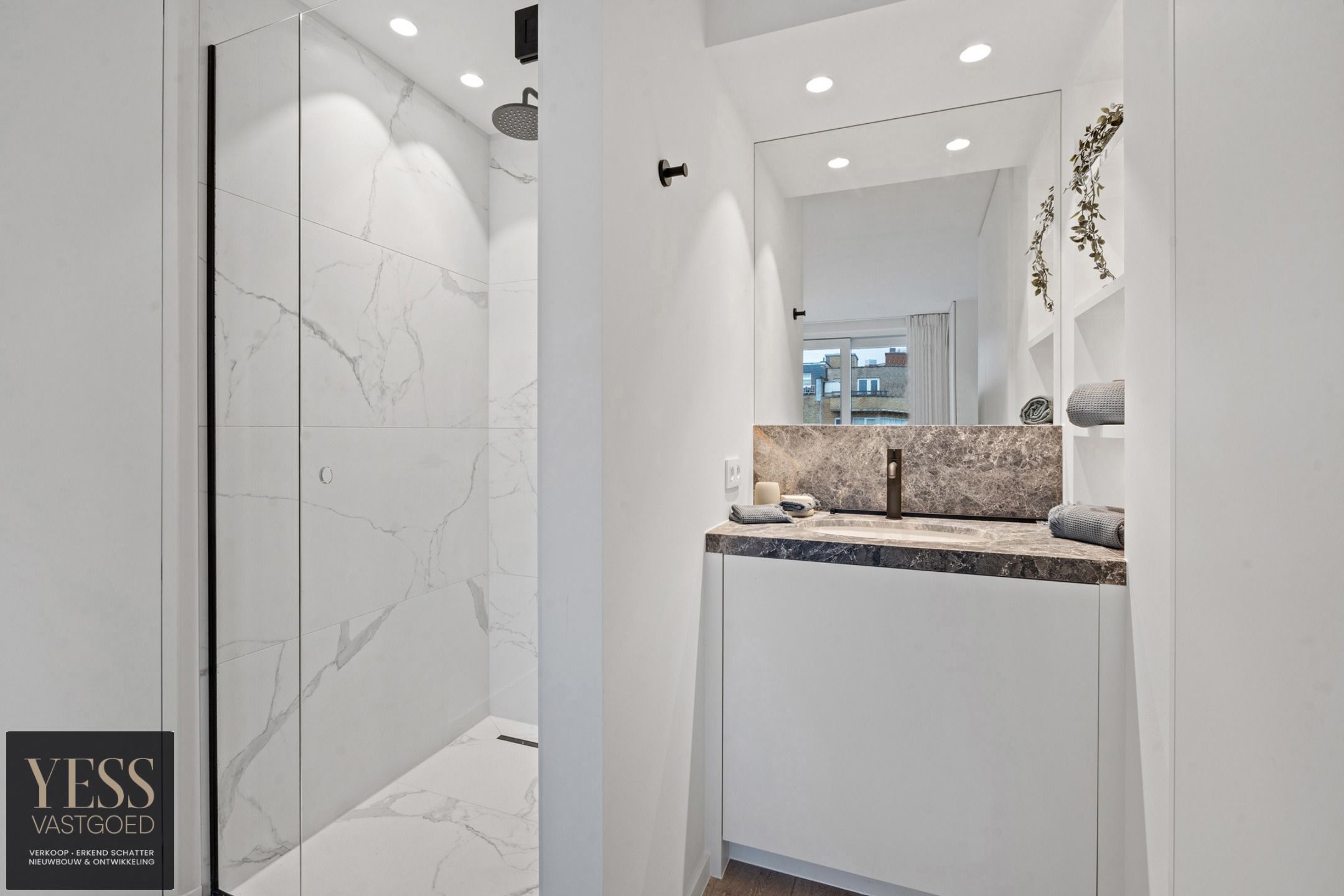 Prachtige penthouse, zijdelings zeezicht & 2 ruime terrassen foto 15