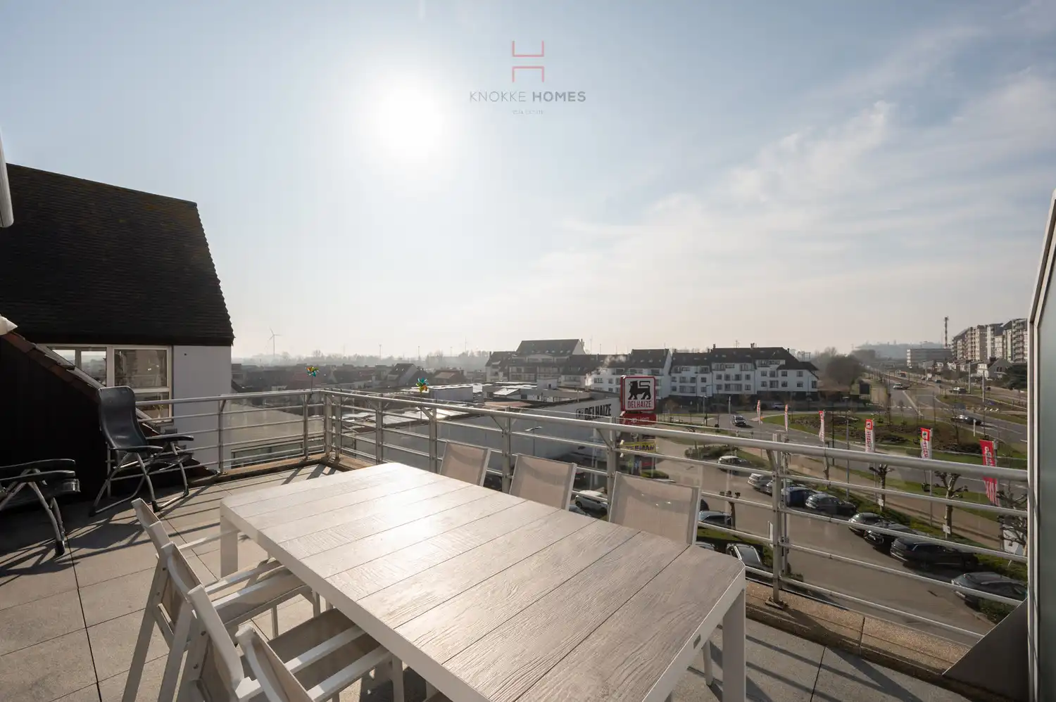 Licht en ruim duplexappartement met zonovergoten terras in Heist foto 5