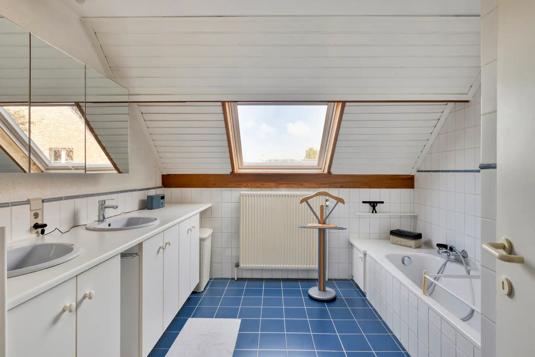 Ruime villa met praktijk! foto 20