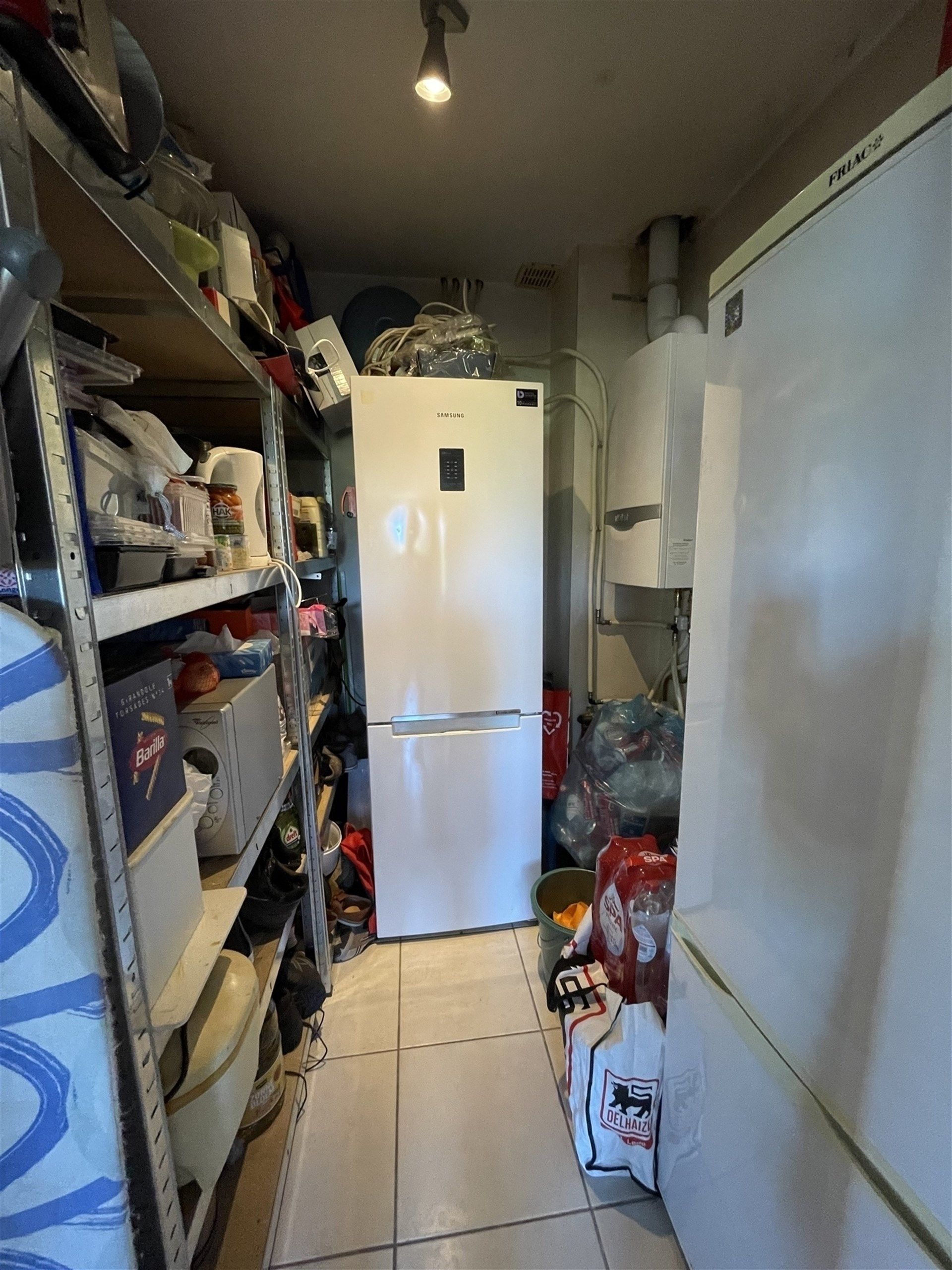 Gunstig gelegen 2 slaapkamer duplex appartement met garage.  foto 9