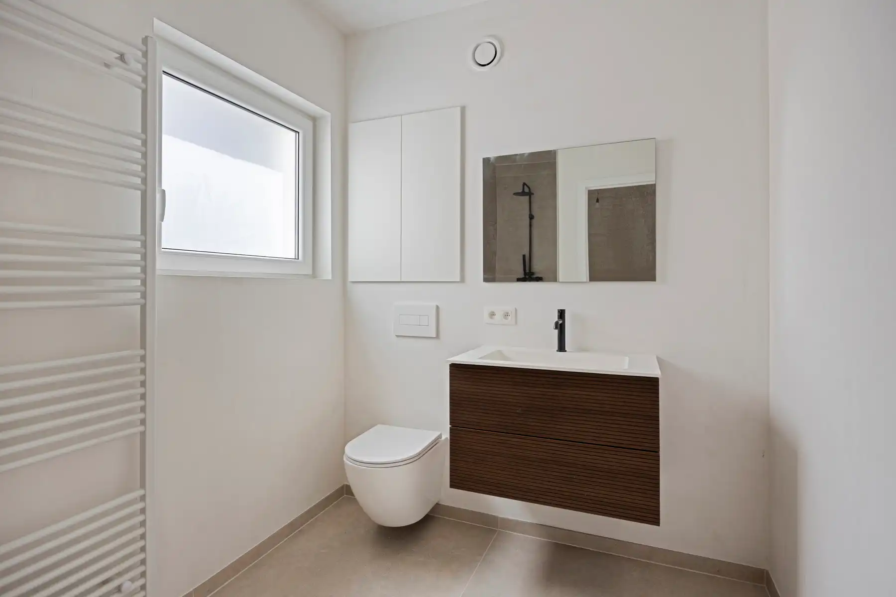 Volledig gerenoveerde woning met EPC-label B foto 19