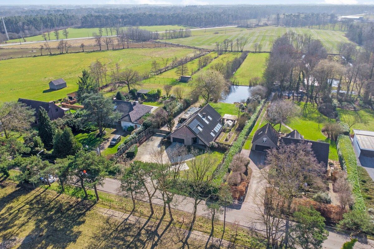 Goed onderhouden ruim ingedeelde woning op 11.725 m². foto 43