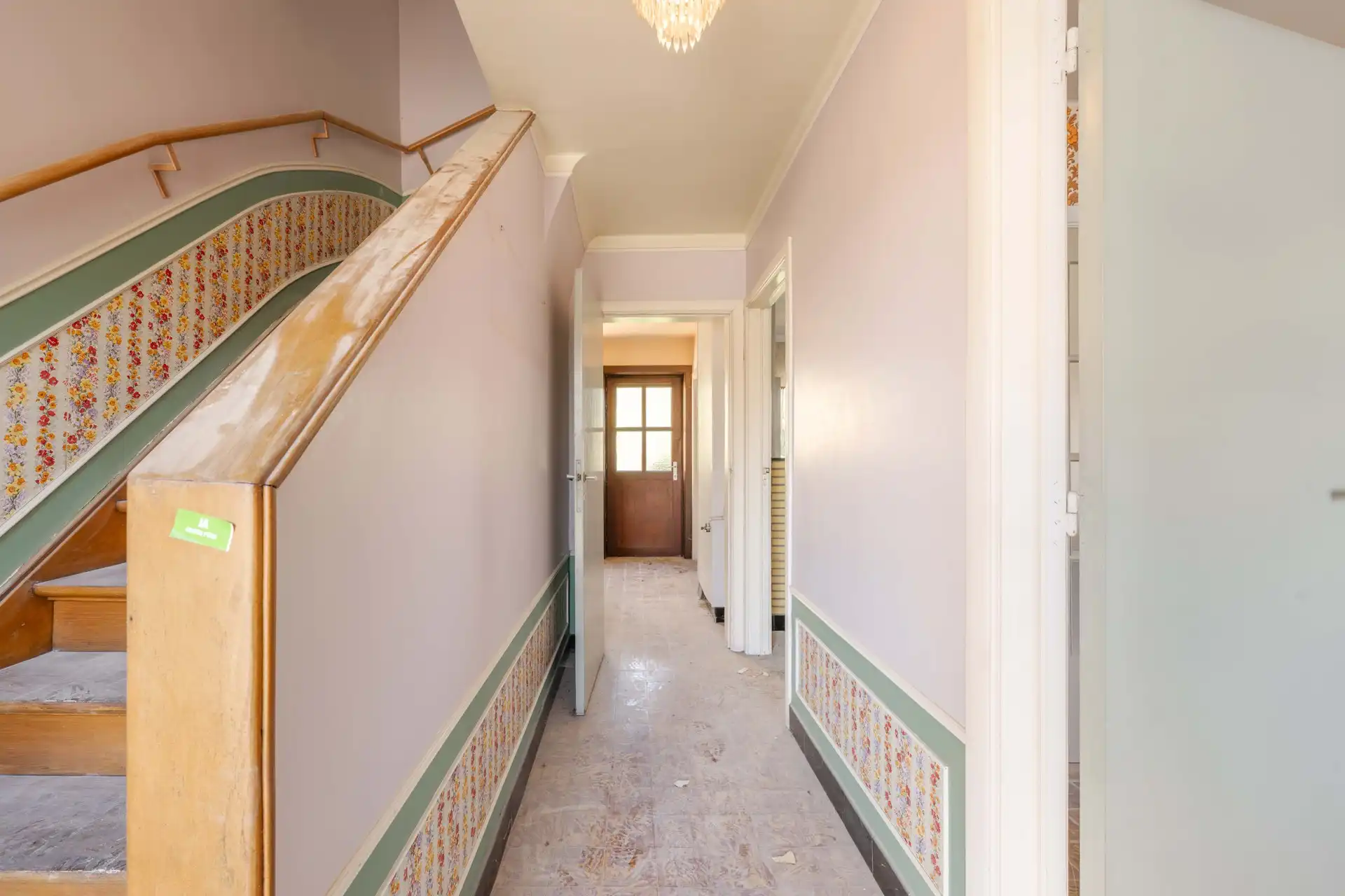 Kloeke woning met 3 slaapkamers en tuin/ bouwgrond TE KOOP in Meulebeke! foto 3