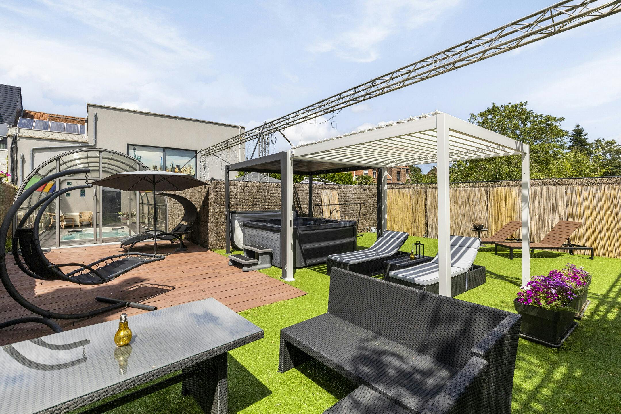 Over te nemen wellnesscentrum met 3 slaapkamer appartement foto 20