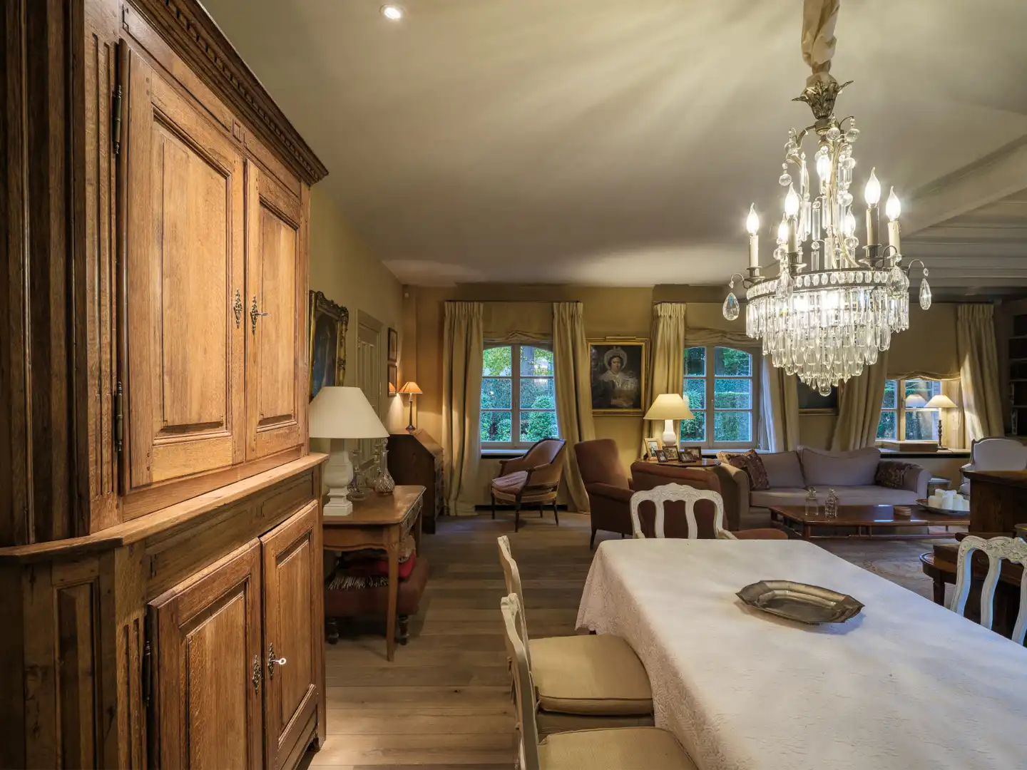 Klassieke villa met 390 m² woonoppervlakte op een perceel van 2.278 m² foto 4