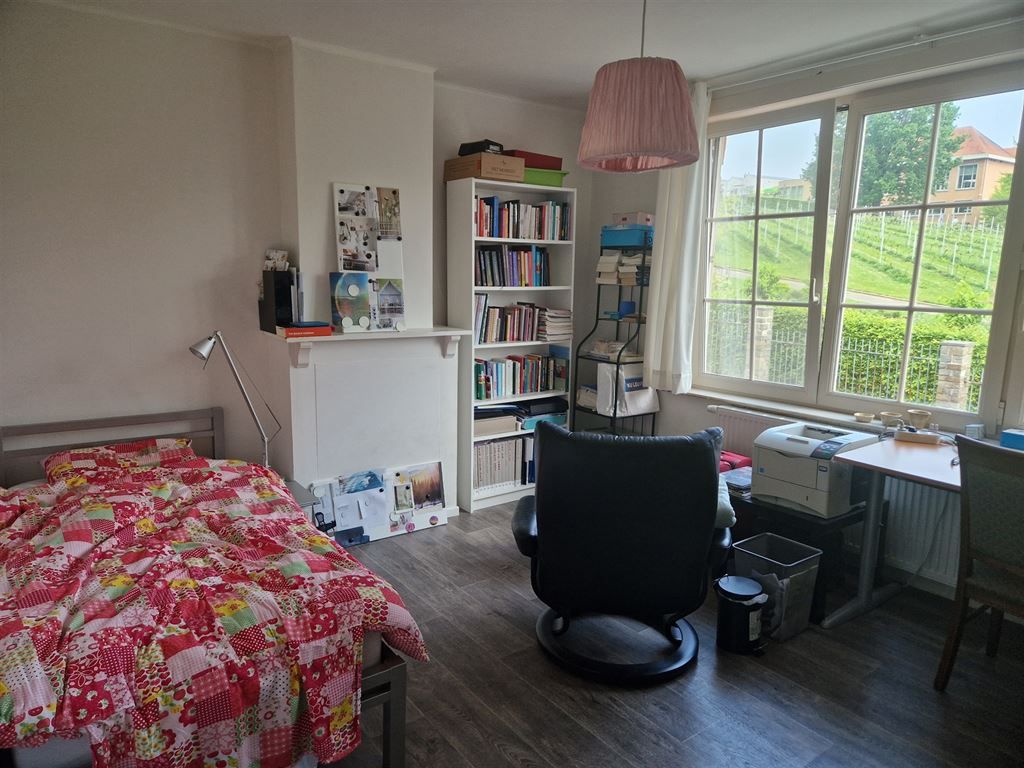 rijwoning met zicht op groen foto 9