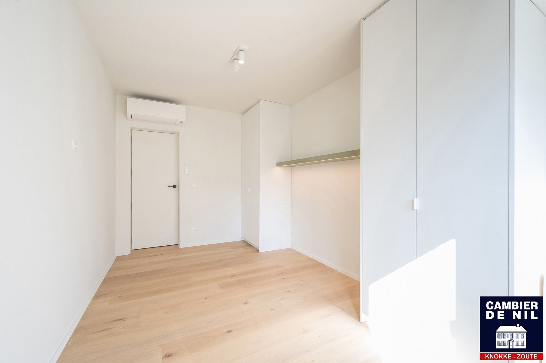 Indrukwekkend gerenoveerd hoek appartement met gevelbreedte van 11m en open zicht over het Yzerpark - 3 slaapkamers  foto 26