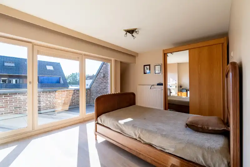Unieke en ruime woning met geïntegreerd kantoor, 4 slpks en zuidgerichte tuin foto 20