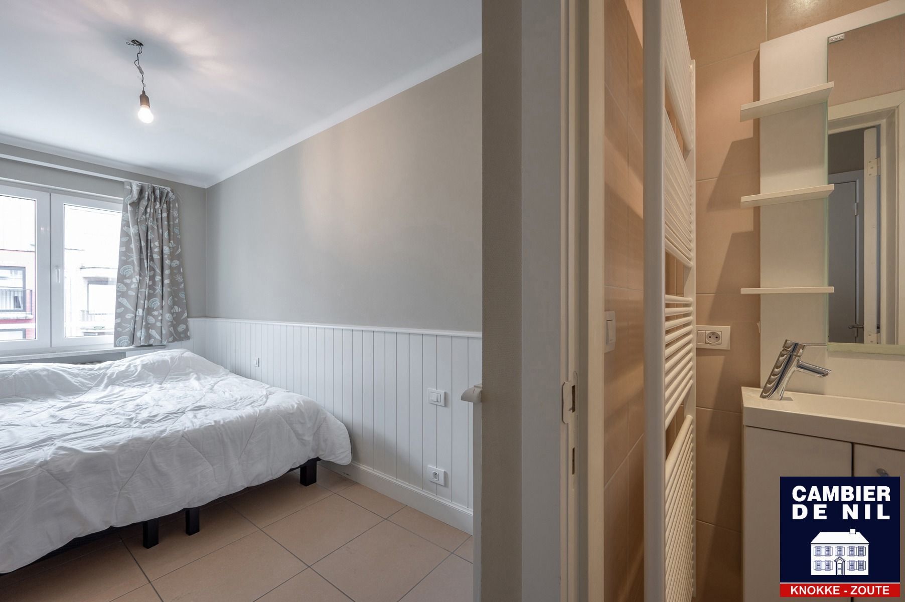 Gemeubeld appartement met frontaal zeezicht foto 11